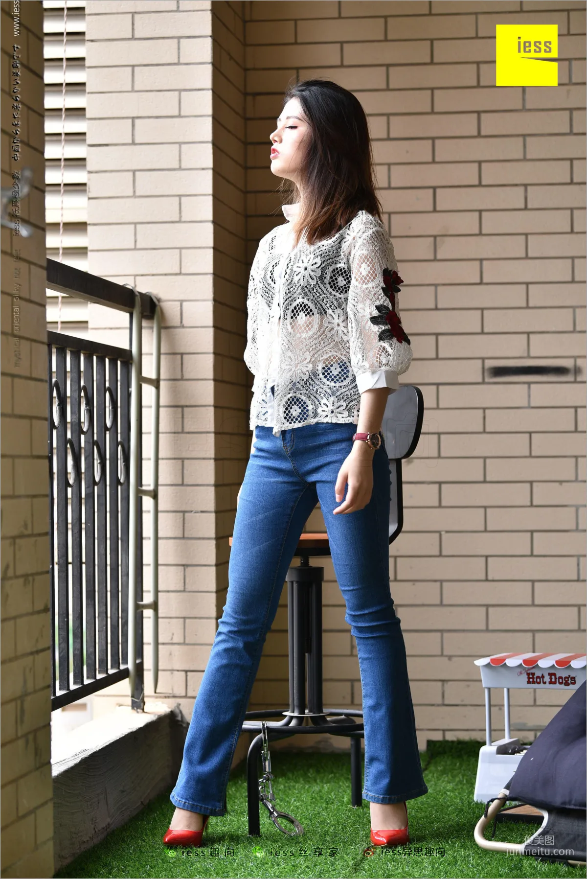 Guang Yan, Jeans, New Model and Red High Heels [IESS] Silk Stockings Bento 224 Photo Set photo 6