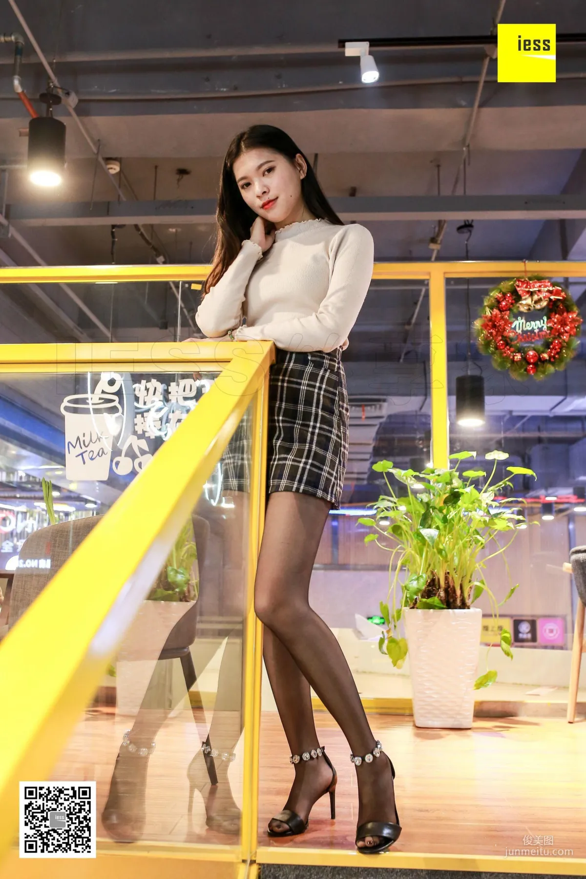 Qi Qi Little Dog Says, Let Go of Me [IESS] Silk Enjoyer 213 Photo Set photo 34