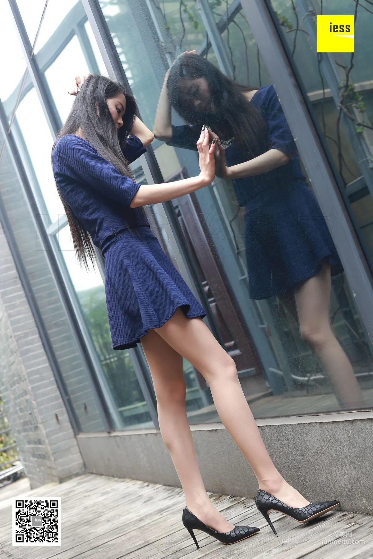 Shuang Shuang, Mature Woman Double Play with Flowers and Branches [IESS] Silk Enjoyer 214 Photo Set photo 2