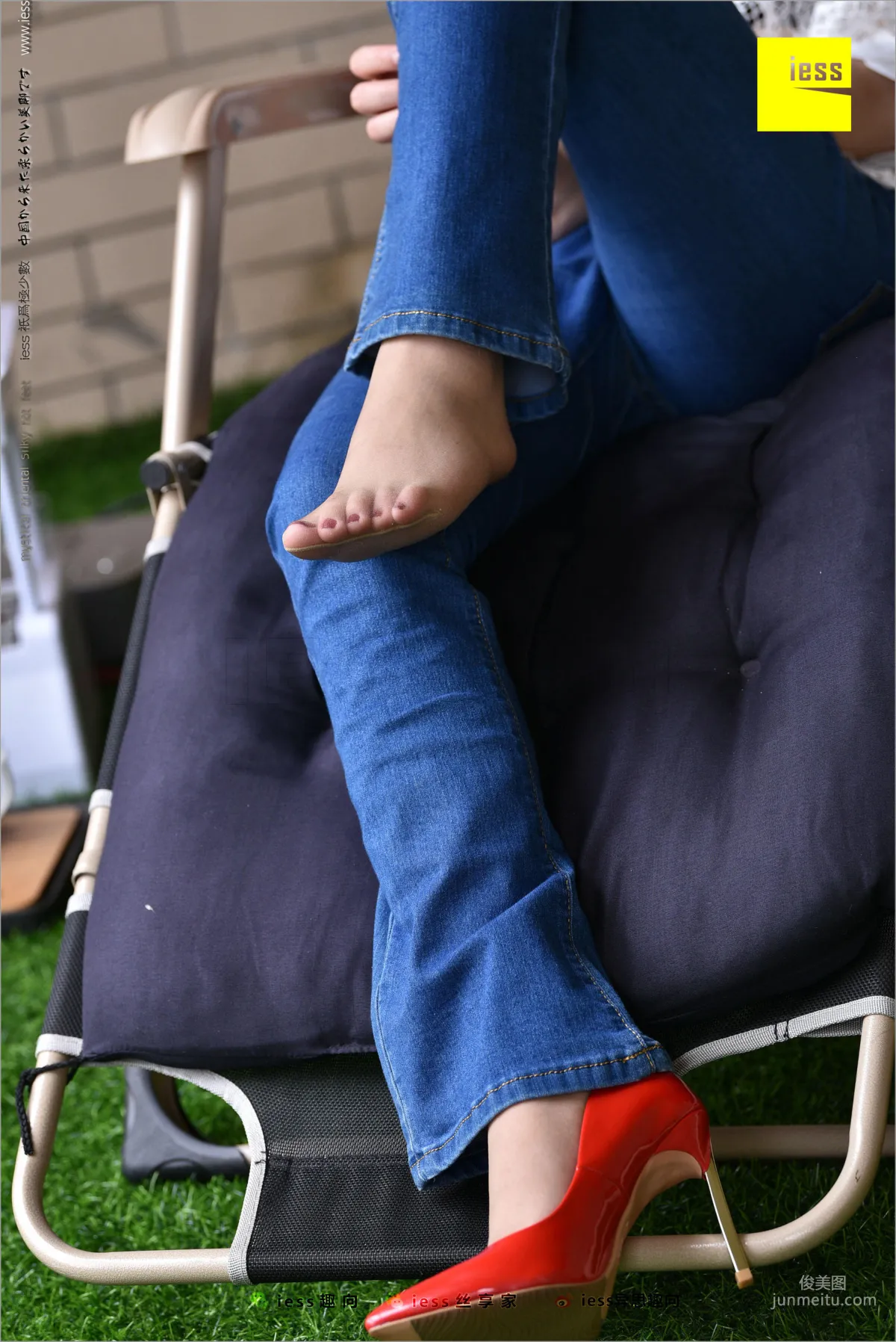 Guang Yan, Jeans, New Model and Red High Heels [IESS] Silk Stockings Bento 224 Photo Set photo 71