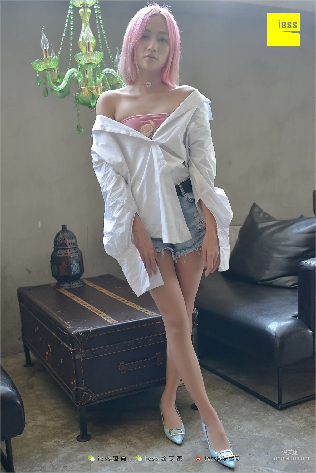 Xiao Xiao "Black Stockings Goddess's Red Blue Yellow" [IESS] Silk Stockings Bento 228 Photo Set photo 23