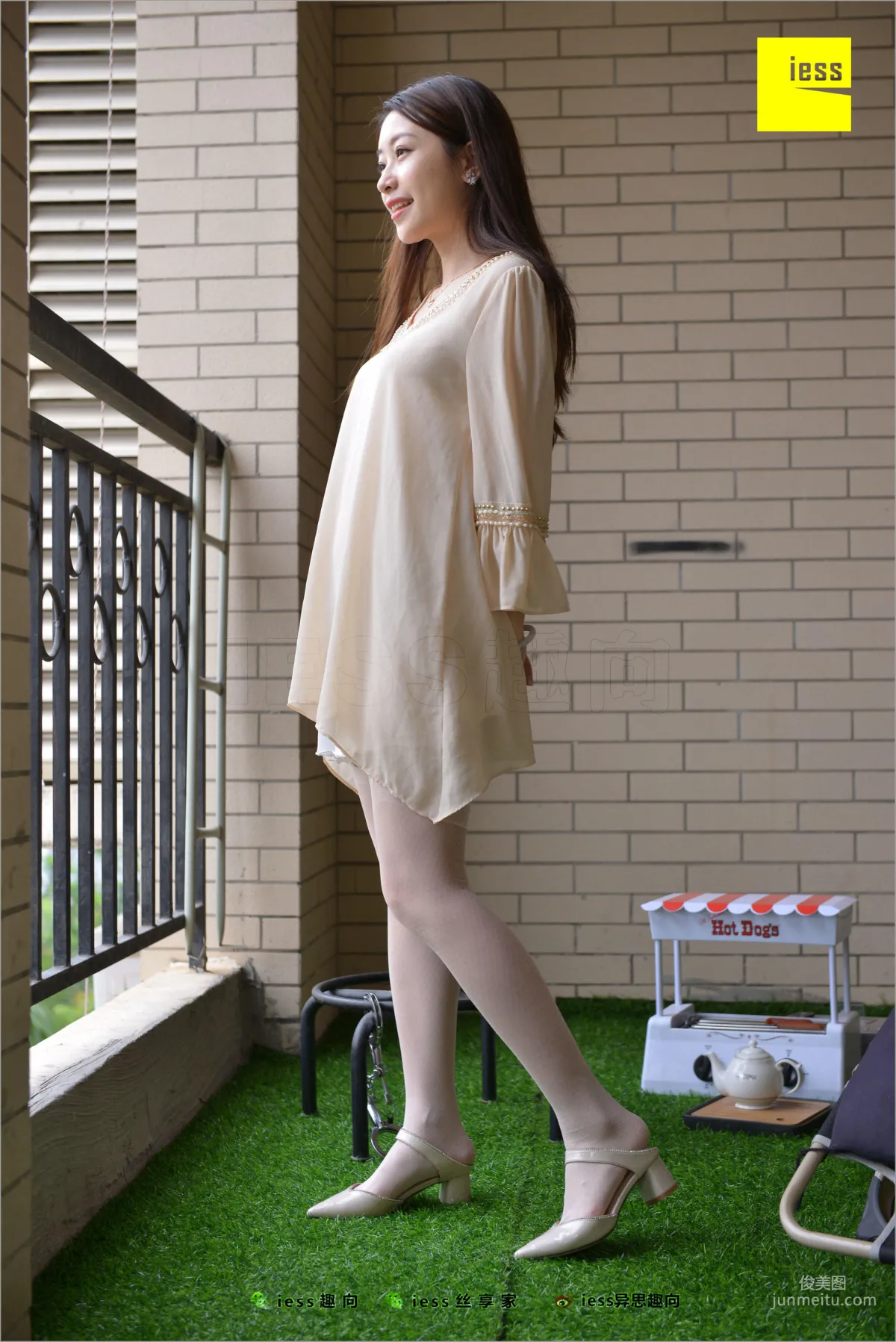 Xiao Jie "Xiao Jie's Classic Retro Pure White Nylon Stockings" [IESS] Silk Stockings Bento 227 Photo Set photo 46