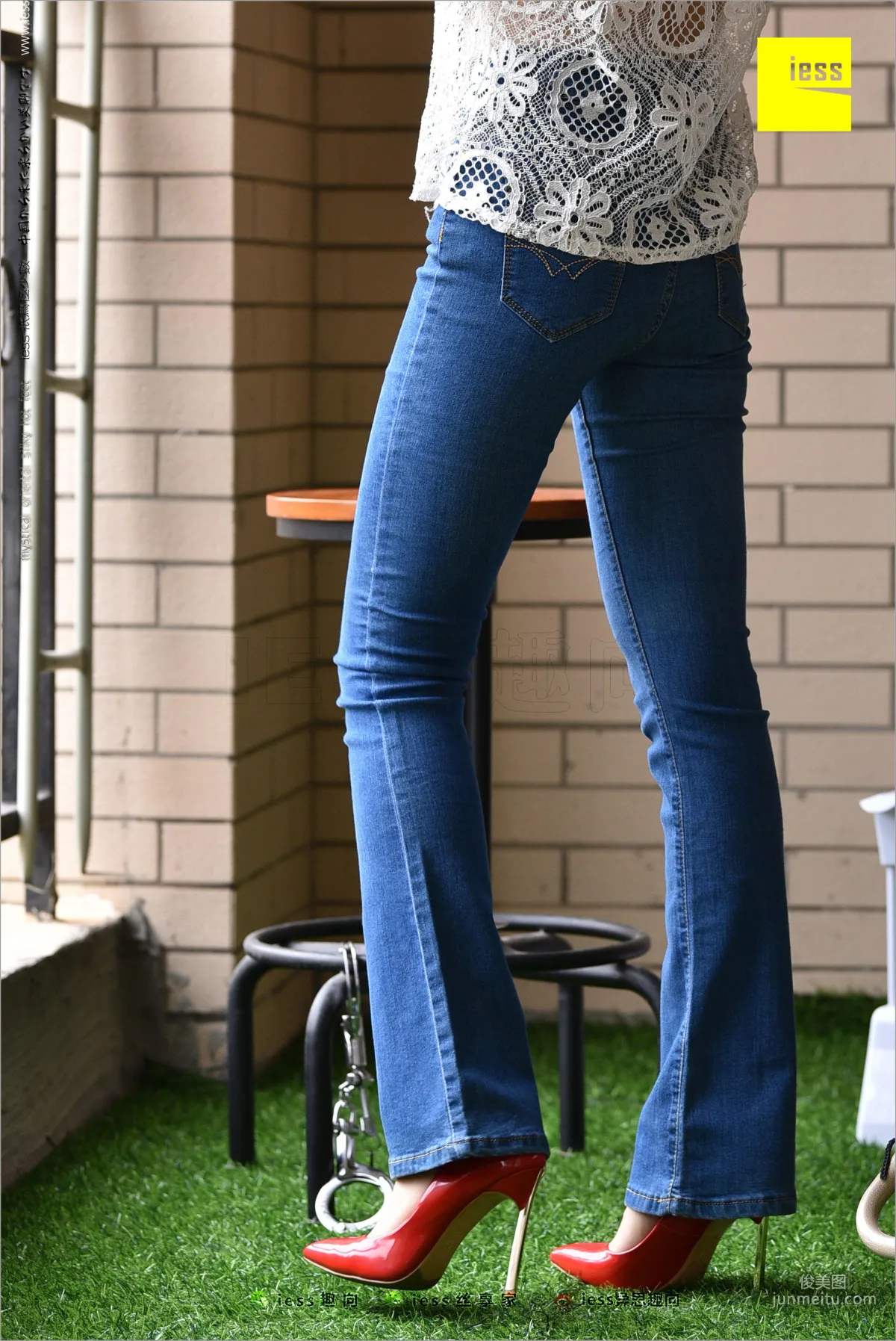 Guang Yan, Jeans, New Model and Red High Heels [IESS] Silk Stockings Bento 224 Photo Set photo 23