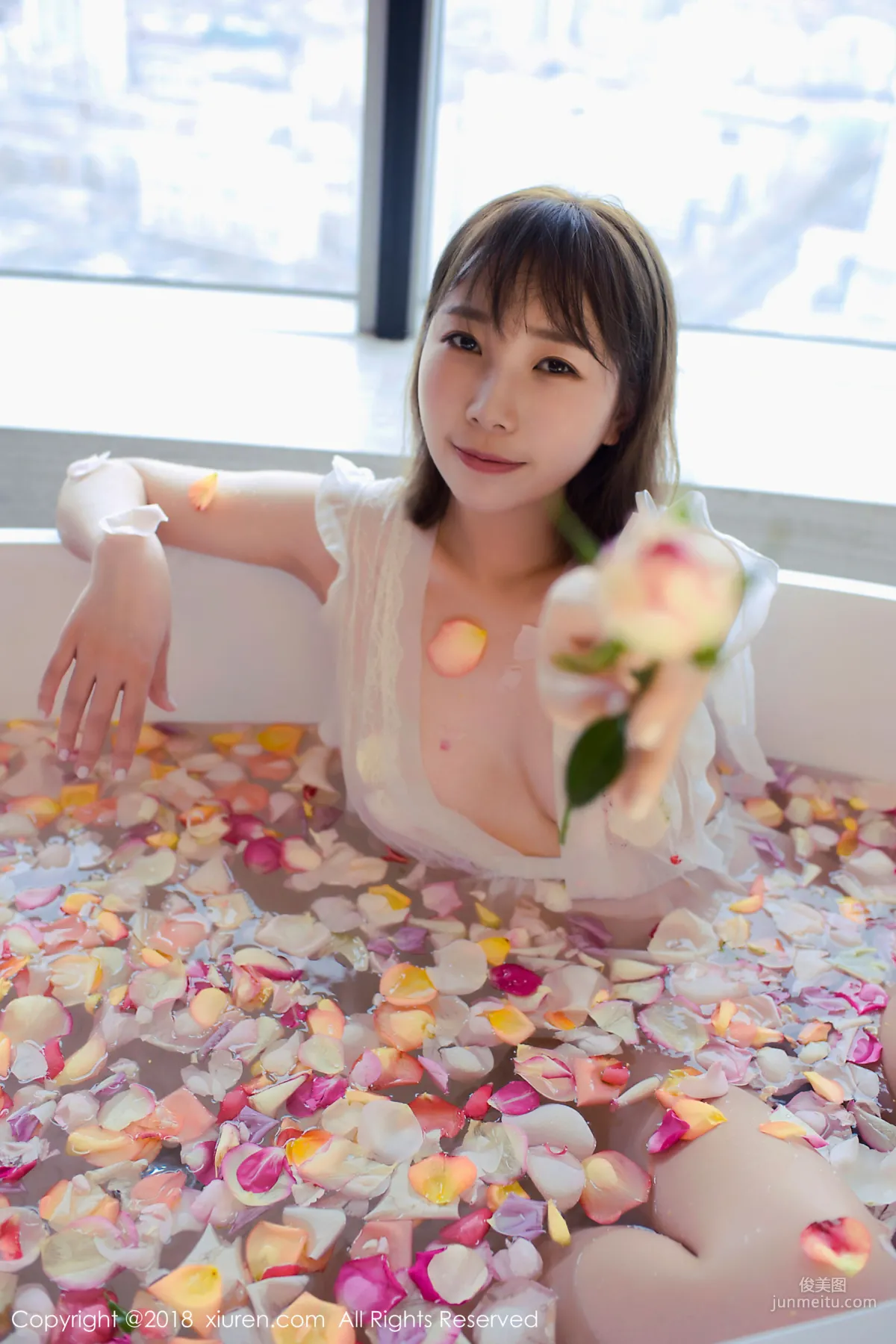 枝恩《短發百變大美女》 [秀人網XIUREN] No.981 寫真集 20