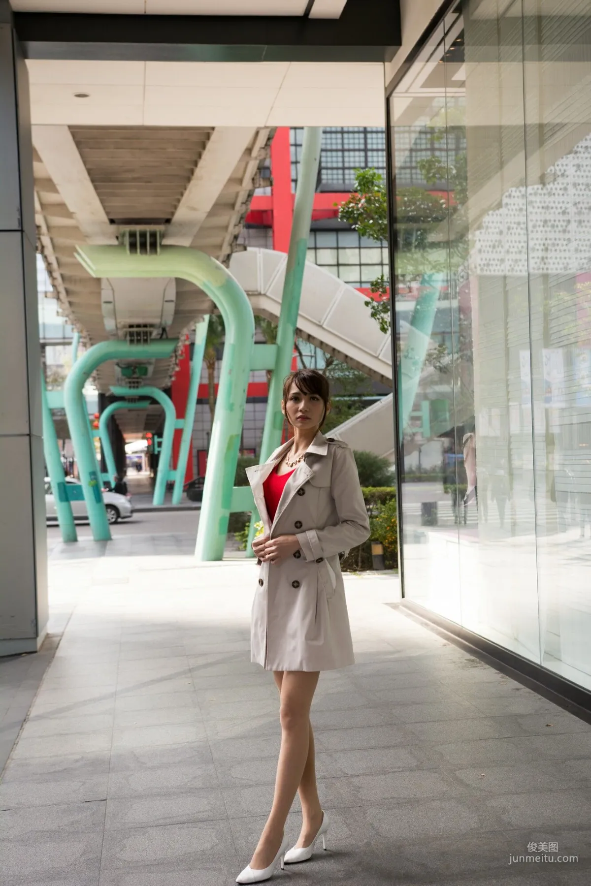 [Taiwan Beauties] Cai Yixin Candice "Around Xinyi District, Fashionable Trench Coat Street Snap" Photo Set photo 55