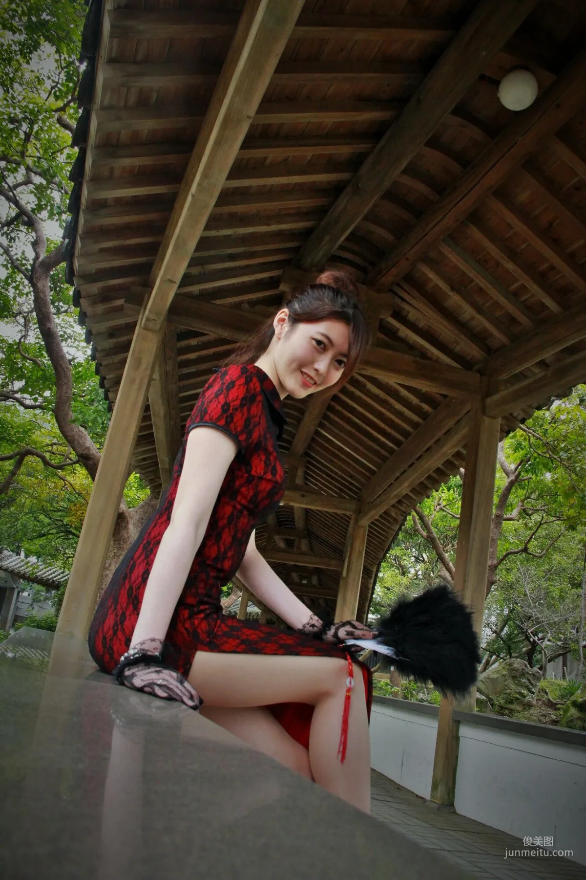[Taiwan Beauties] Huang Pin Xuan / Brindy Xue Xue 'Zhishan Garden Qipao Outdoor Shoot' Photo Set photo 43