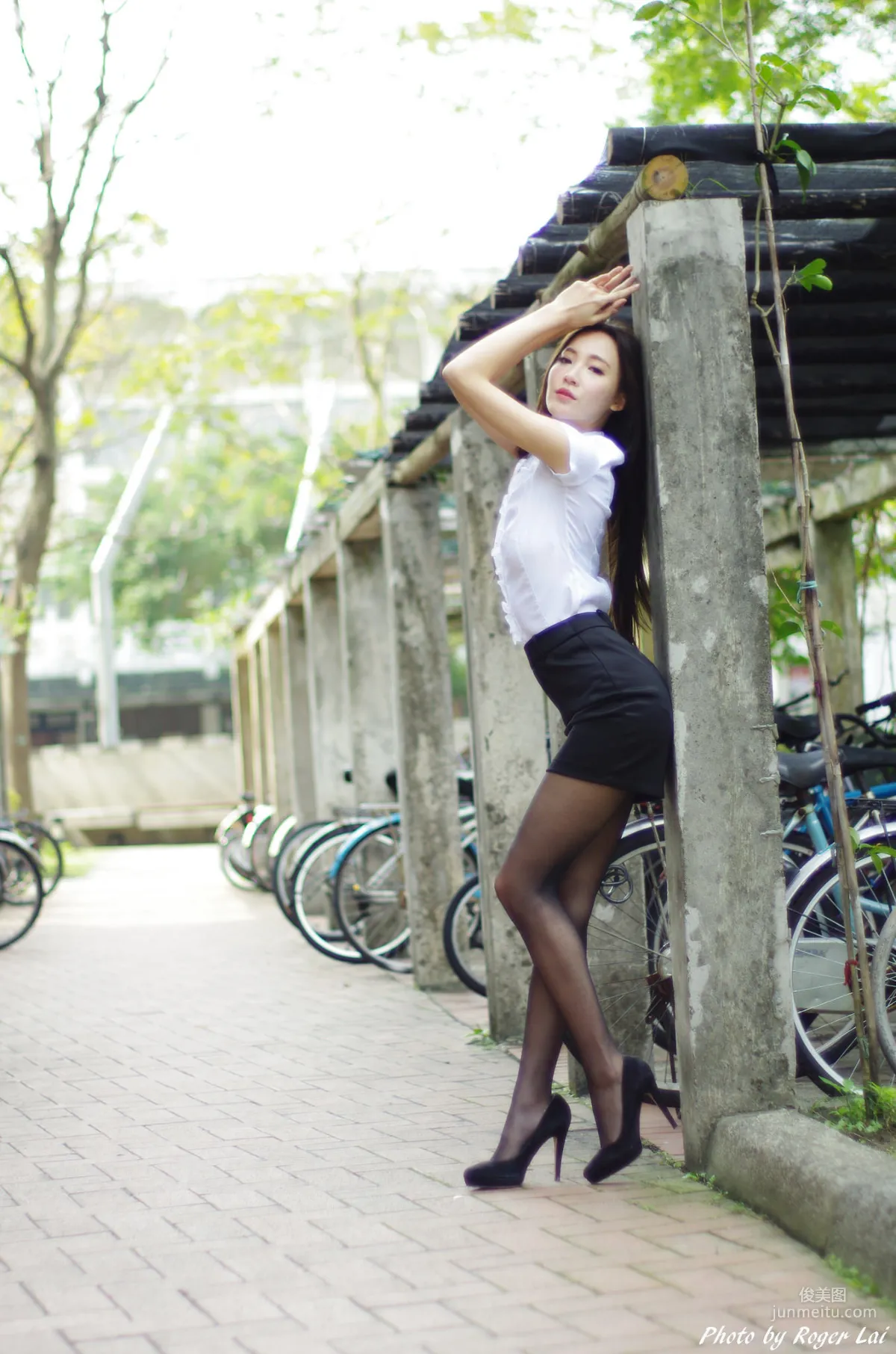 [Taiwan Beauties] Anber Xiao Anbai Black Stockings OL and Military Female Instructor Photo Set photo 15