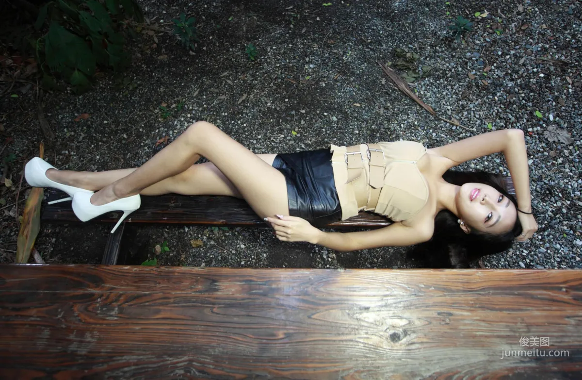 [Taiwan Beauties] Zhao Yun, Ultra Short Leather Skirt Beautiful Legs Photo Collection photo 8