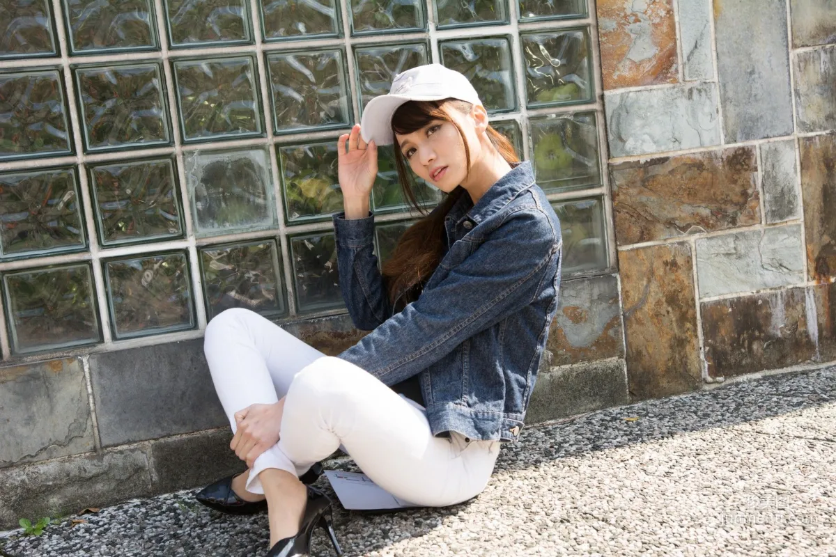[Taiwan Beauties] Cai Yixin, Around Xinyi District, Denim + Tight Pants Photo Set photo 46