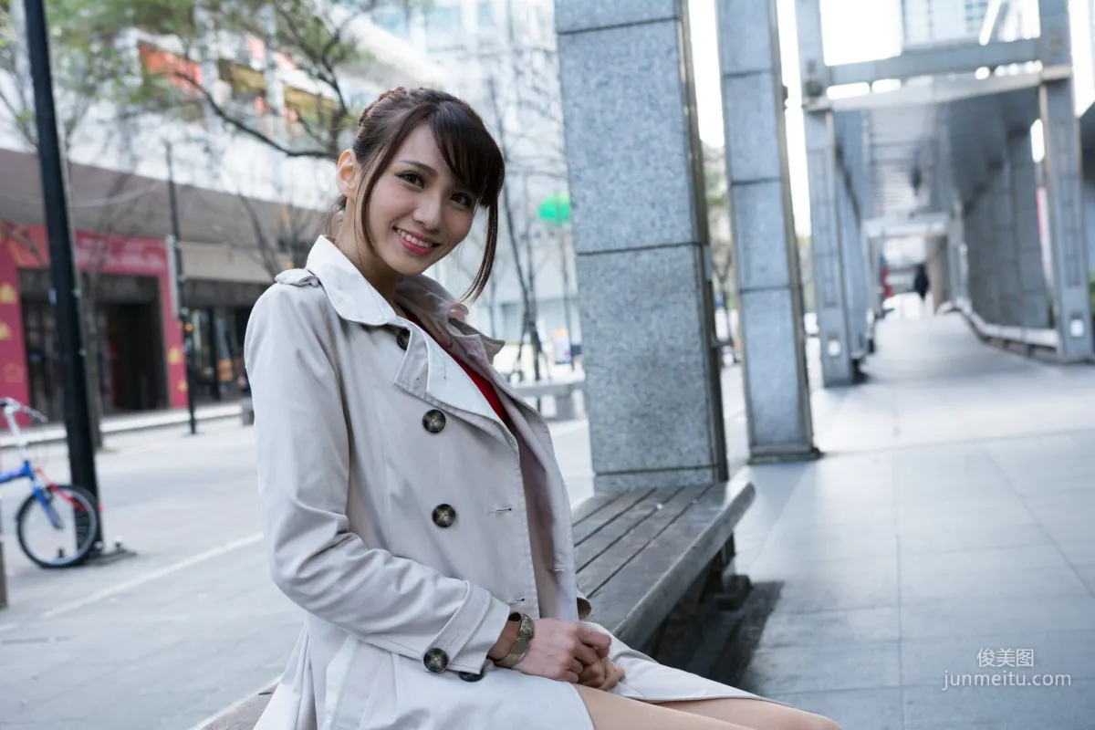[Taiwan Beauties] Cai Yixin Candice "Around Xinyi District, Fashionable Trench Coat Street Snap" Photo Set photo 1