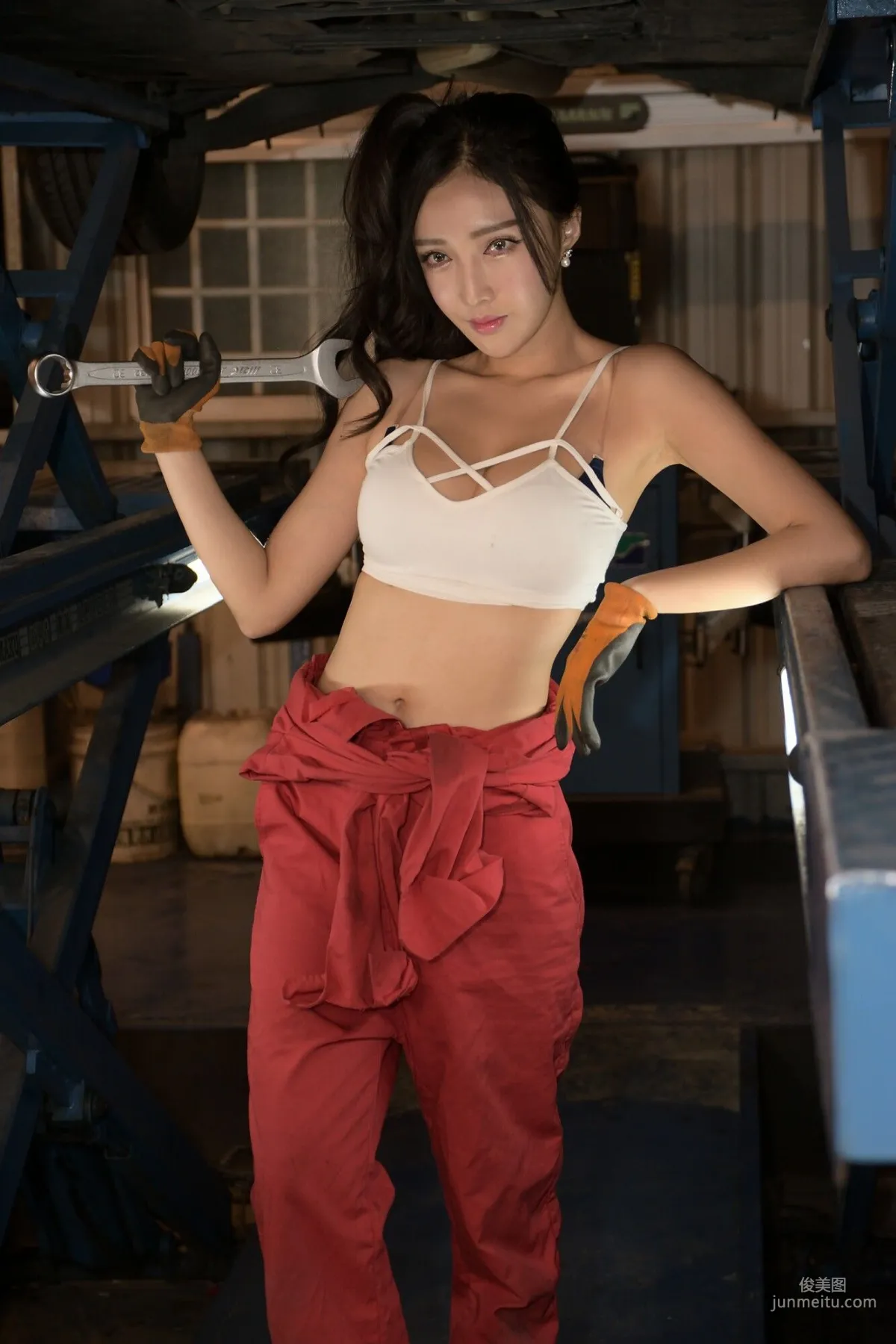 [台灣正妹] 趙芸Syuan《美顔的汽車修理工》 寫真集 53