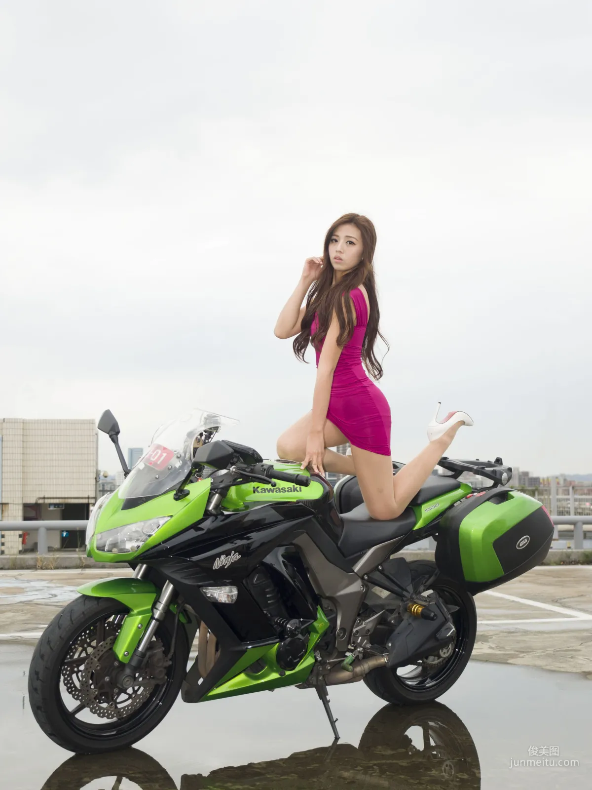 [Taiwan Internet Beauty] Anna chen, Luoyang Parking Lot Photo Set photo 37