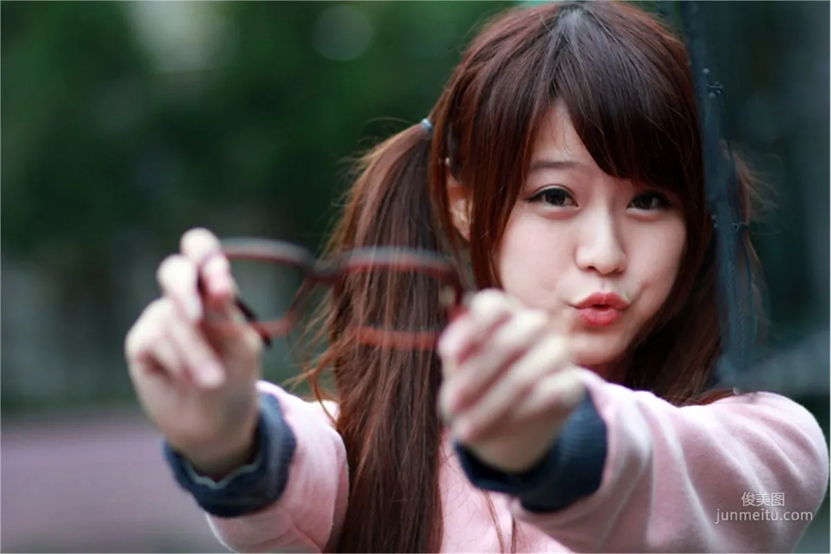 [Taiwan Beauties] Qiu Yuxuan (Yu Xuan) + Bai Bai, Campus Cute Outdoor Shoot Photo Set photo 21