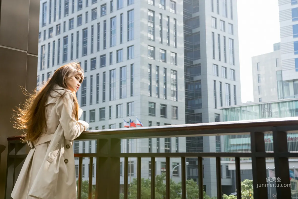 [Taiwan Beauties] Cai Yixin Candice "Around Xinyi District, Fashionable Trench Coat Street Snap" Photo Set photo 59