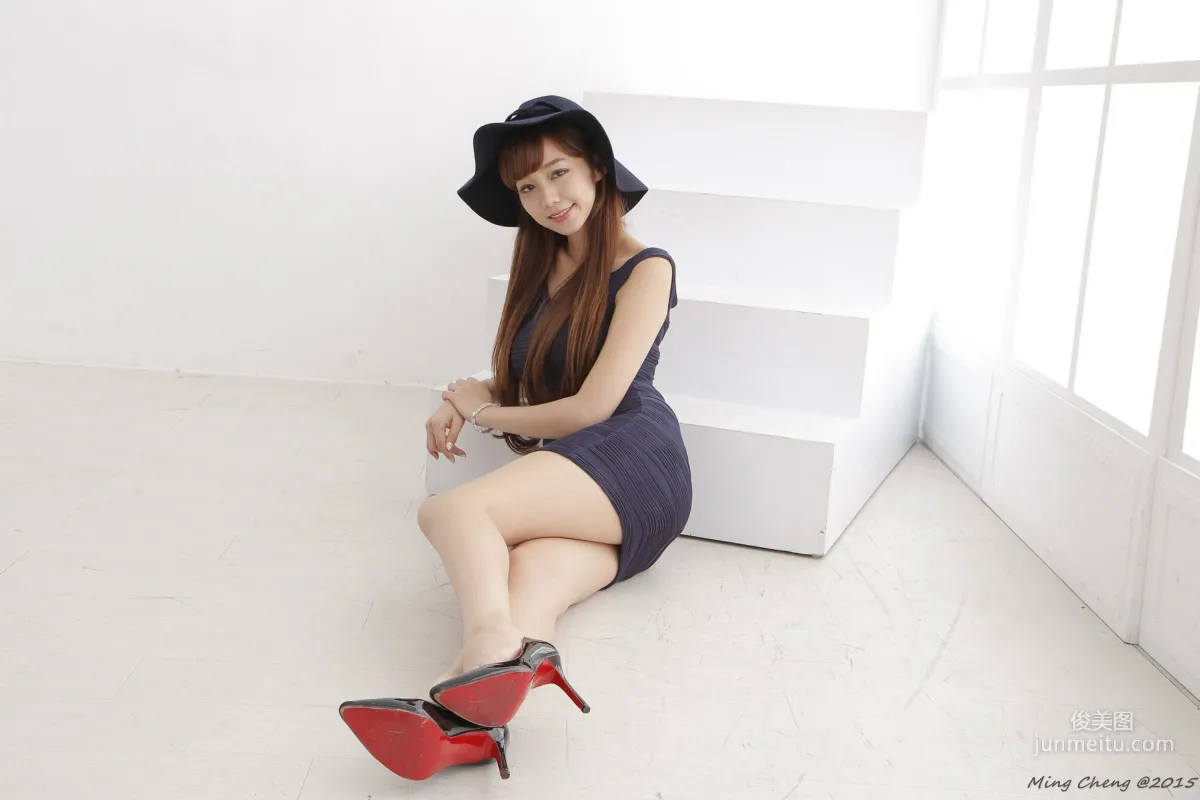 [Taiwan Beauties] Mimi Chen - Studio Shoot (3 Sets of Beautiful Legs Outfits) Photo Set photo 48