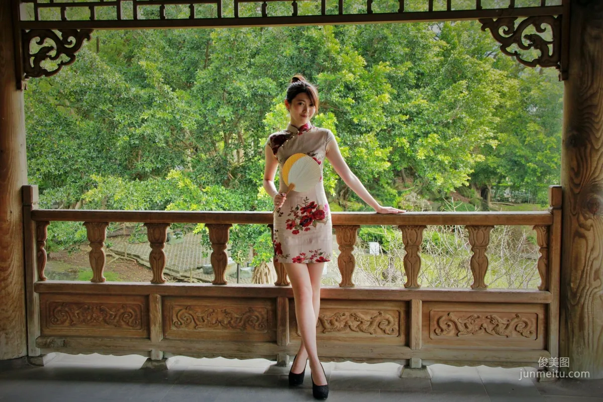 [Taiwan Beauties] Huang Pin Xuan / Brindy Xue Xue 'Zhishan Garden Qipao Outdoor Shoot' Photo Set photo 26