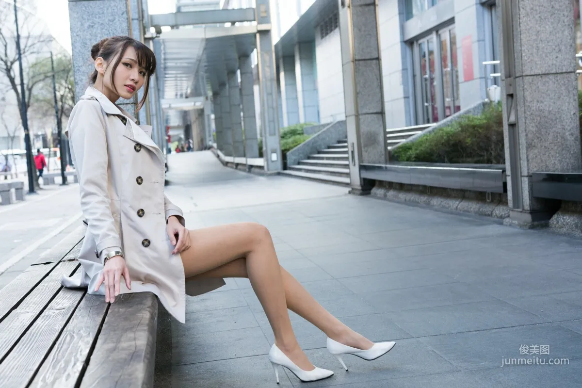 [Taiwan Beauties] Cai Yixin Candice "Around Xinyi District, Fashionable Trench Coat Street Snap" Photo Set photo 4
