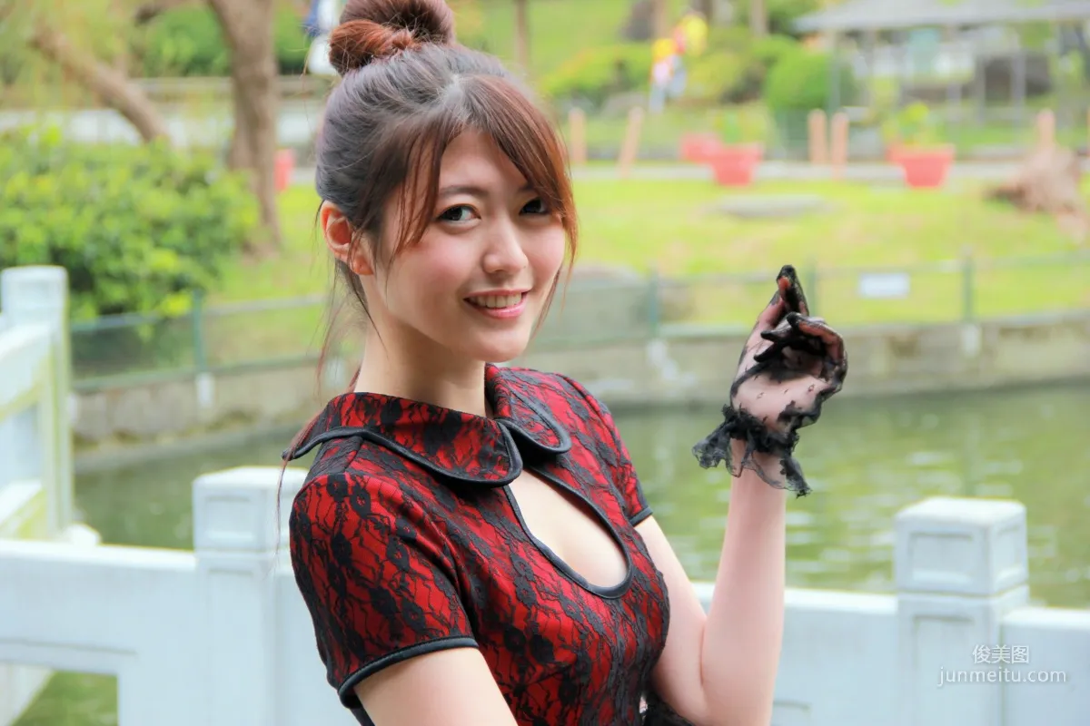 [Taiwan Beauties] Huang Pin Xuan / Brindy Xue Xue 'Zhishan Garden Qipao Outdoor Shoot' Photo Set photo 9