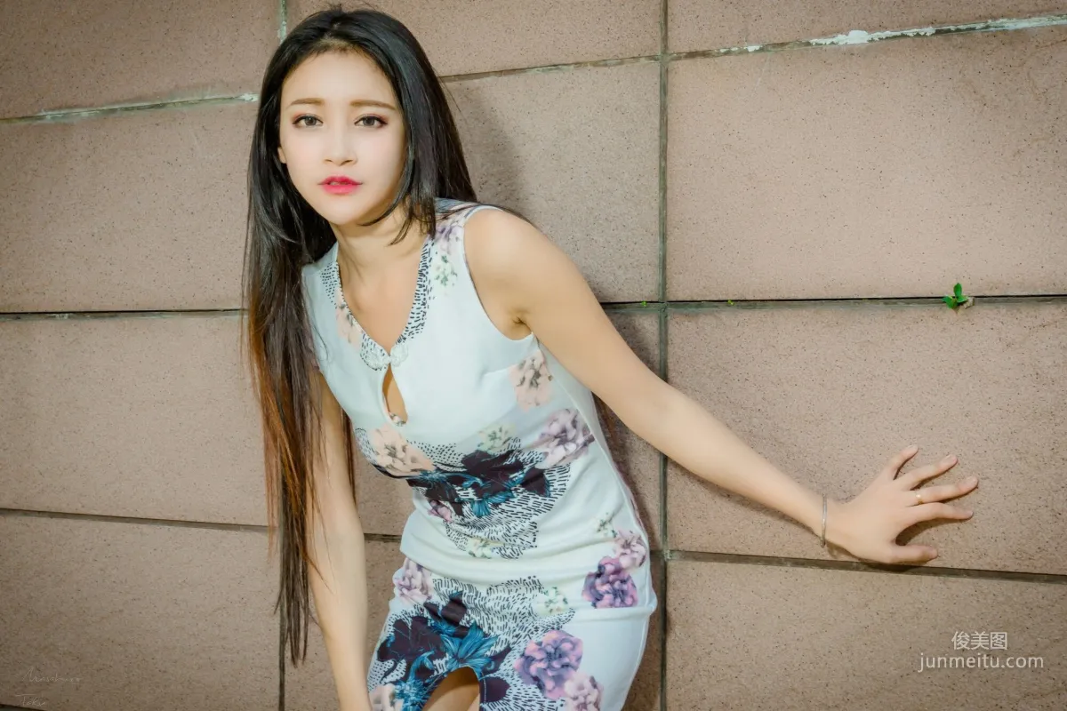 [Taiwan Beauties] Avril Zhan Black and White Dual-Color Goddess Street Snap Photo Set photo 16