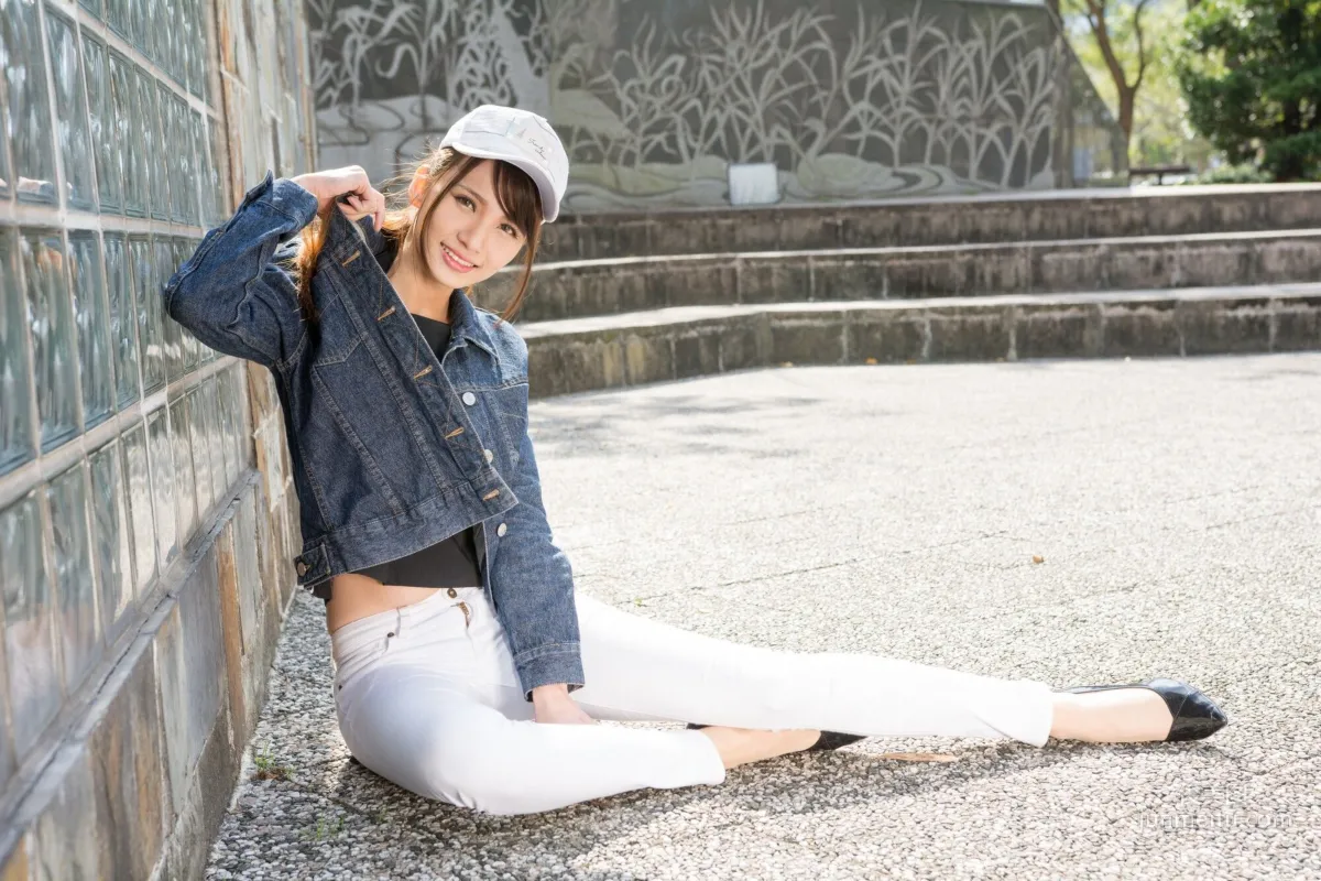[Taiwan Beauties] Cai Yixin, Around Xinyi District, Denim + Tight Pants Photo Set photo 40