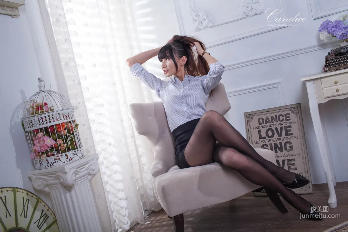[台灣正妹] 蔡譯心 - 棚拍黑絲制服美腿 寫真集 8
