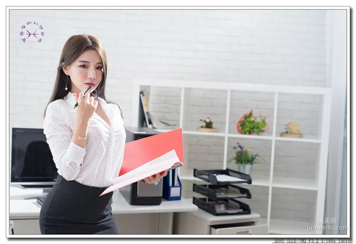 [Taiwan Beauties] Zhou Yingxin Dora Office Black Stockings Little Secretary Photo Set photo 43