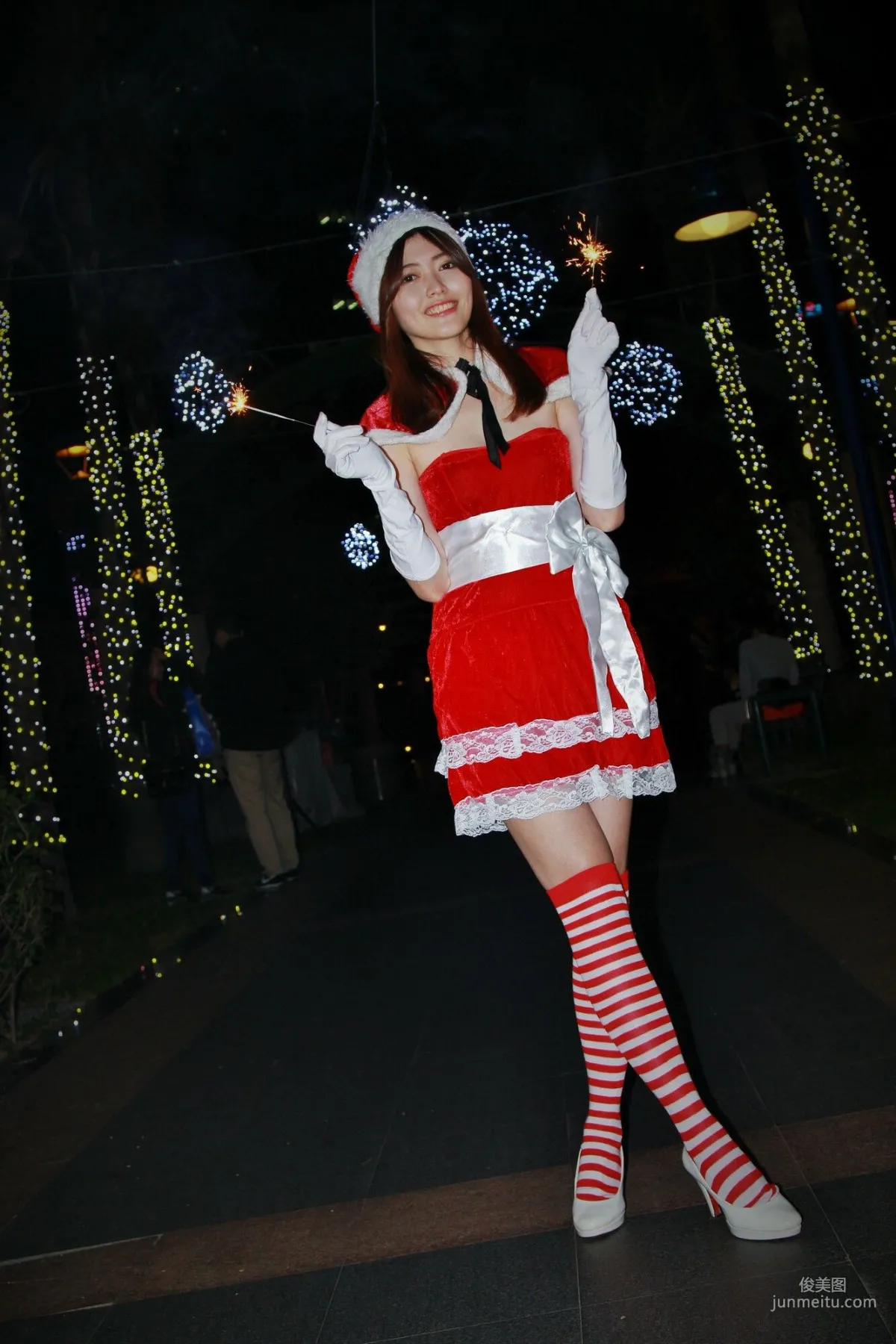 [Taiwan Beauties] Huang Pin Xuan, Banqiao Christmas City Night Shoot Photo Set photo 27