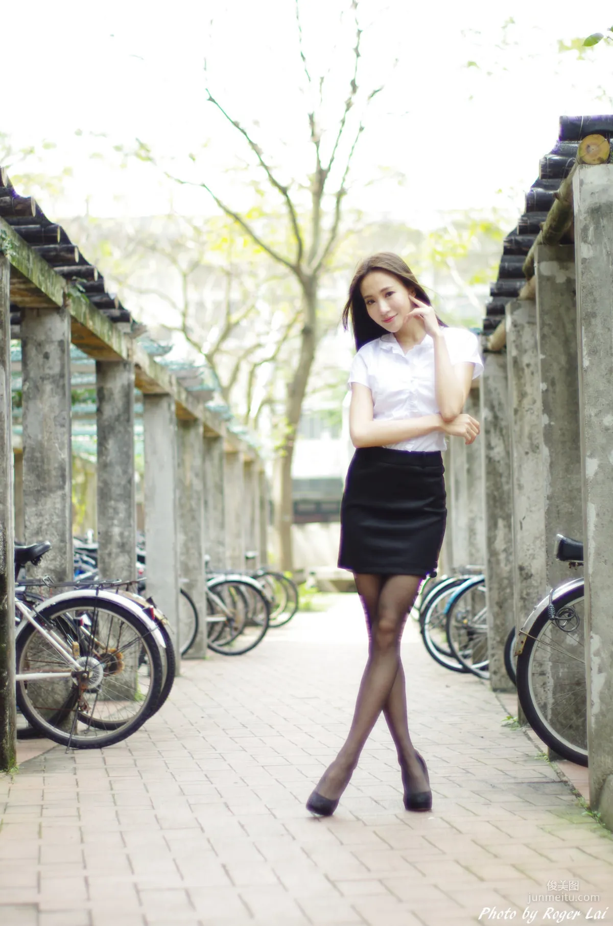 [Taiwan Beauties] Anber Xiao Anbai Black Stockings OL and Military Female Instructor Photo Set photo 17