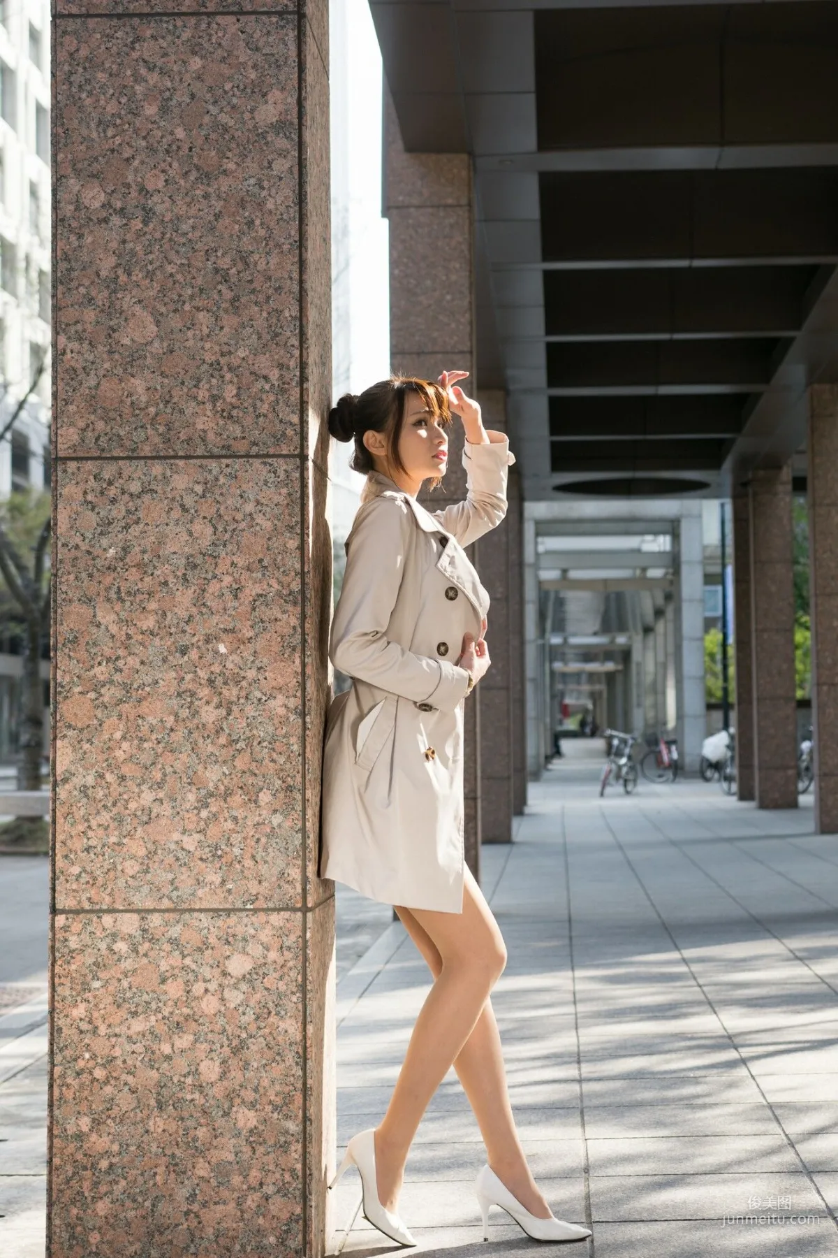 [Taiwan Beauties] Cai Yixin Candice "Around Xinyi District, Fashionable Trench Coat Street Snap" Photo Set photo 24