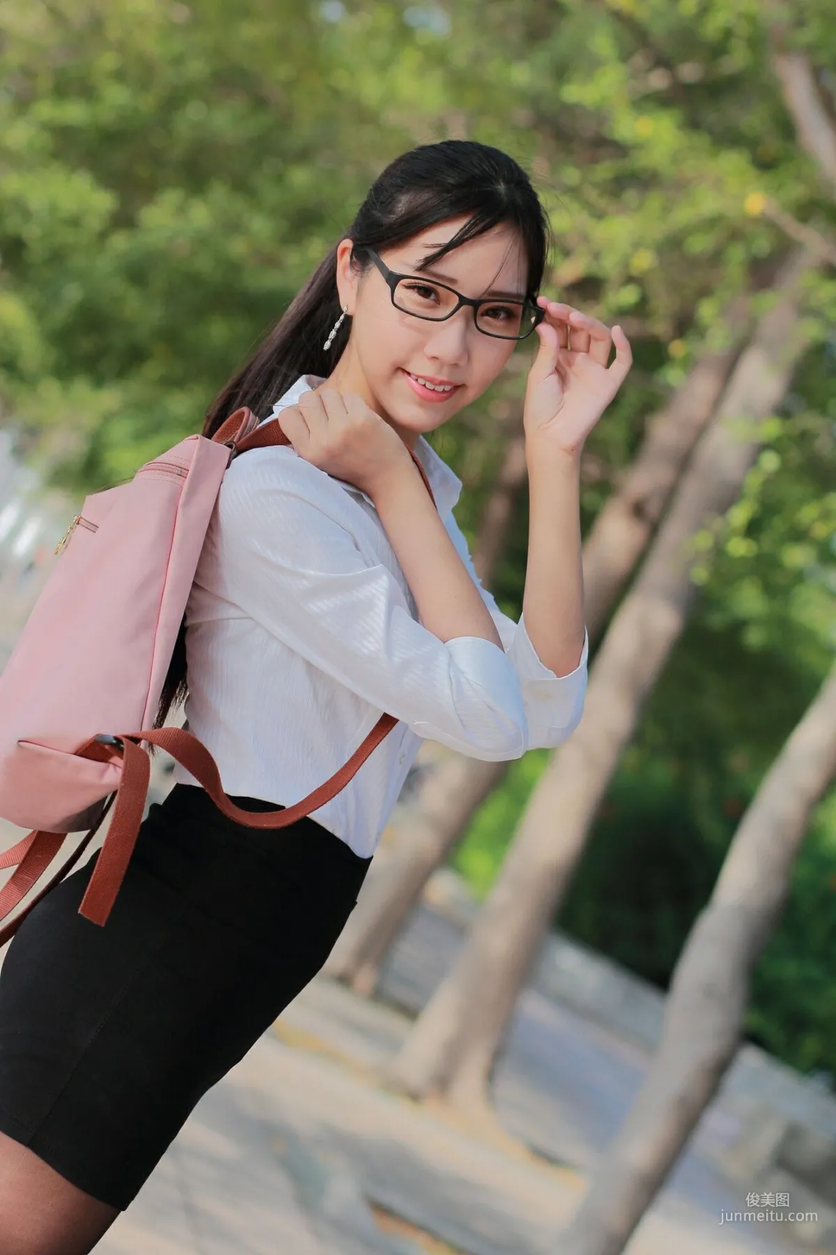 [台灣正妹] 豬比《兒童美術館外拍》 寫真集 7