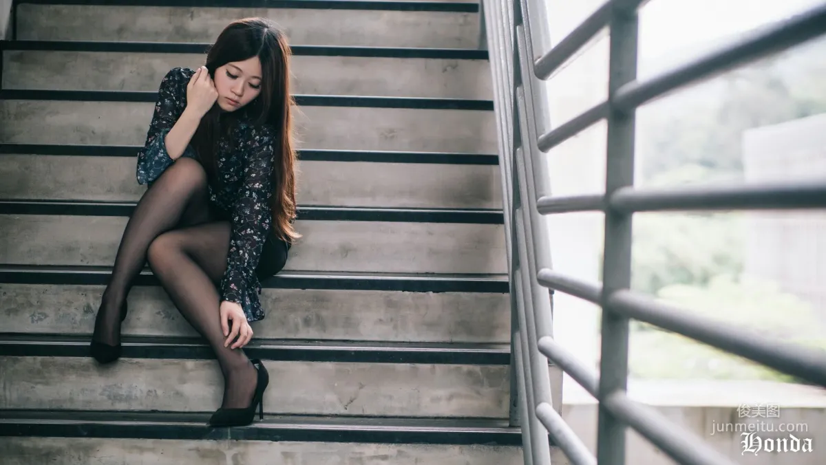 [Taiwan Internet Celebrity Beauty] Becky OL Outfits Three Sets Photo Set photo 12