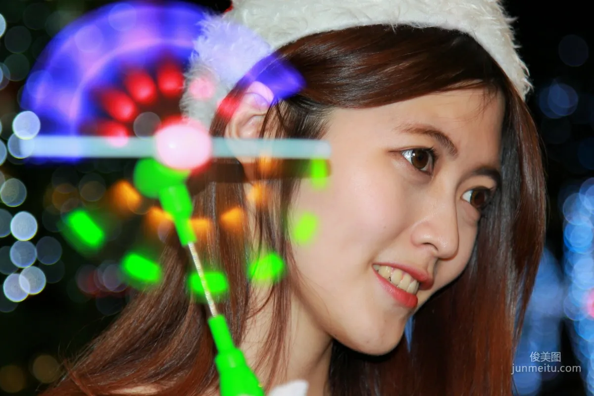 [Taiwan Beauties] Huang Pin Xuan, Banqiao Christmas City Night Shoot Photo Set photo 6