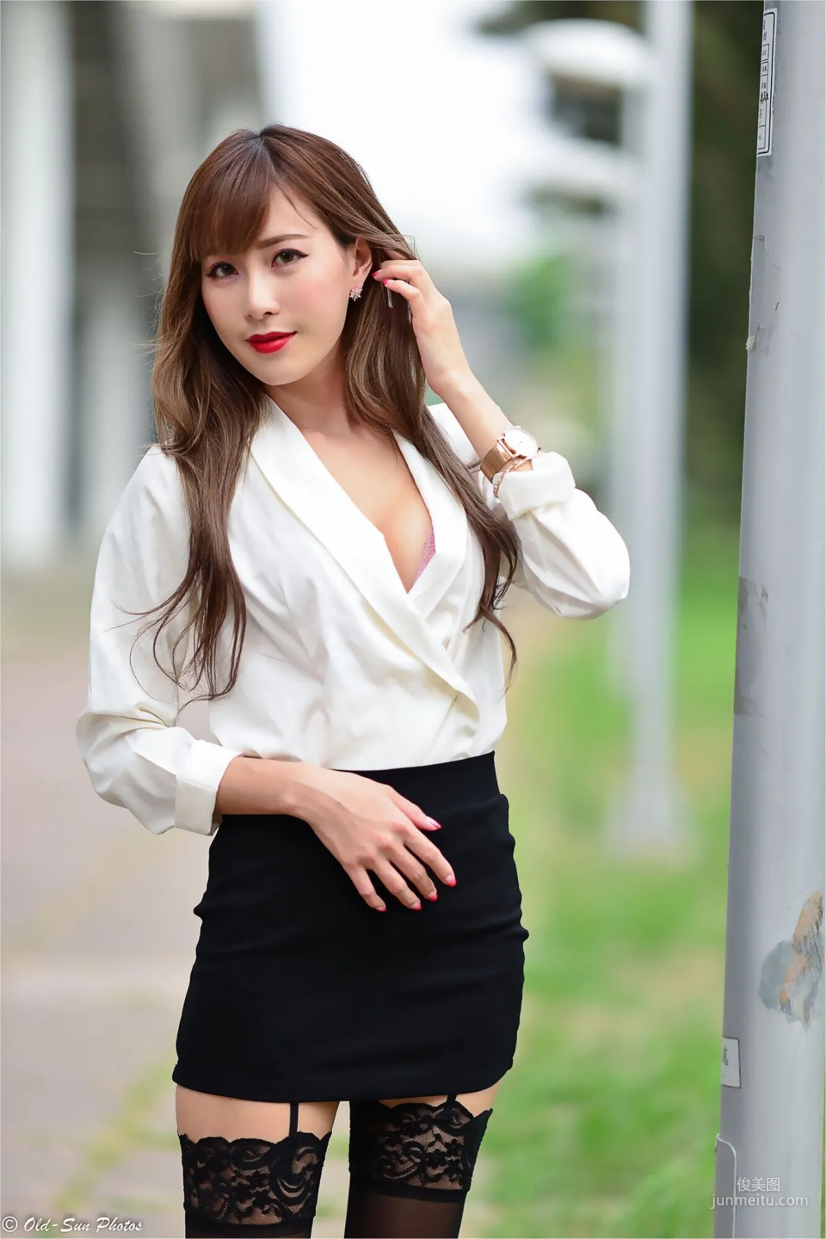 [Taiwan Internet Celebrity Beauty] Abbie Huang Oil Refinery Elementary School OL Outdoor Shoot Photo Set photo 4