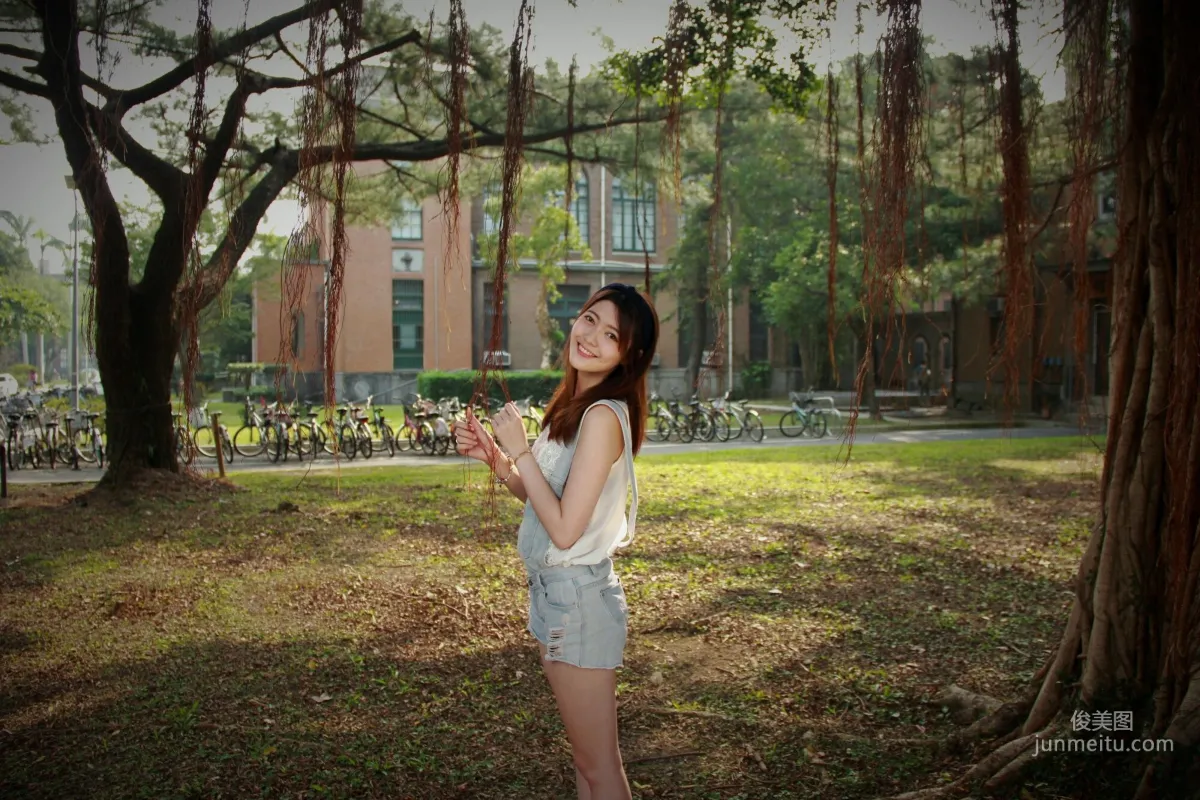 [Taiwan Internet Celebrity Beauty] Brindy Xuexue/Huang Pin Xuan 'Taiwan University Outdoor Shoot' Photo Set photo 46