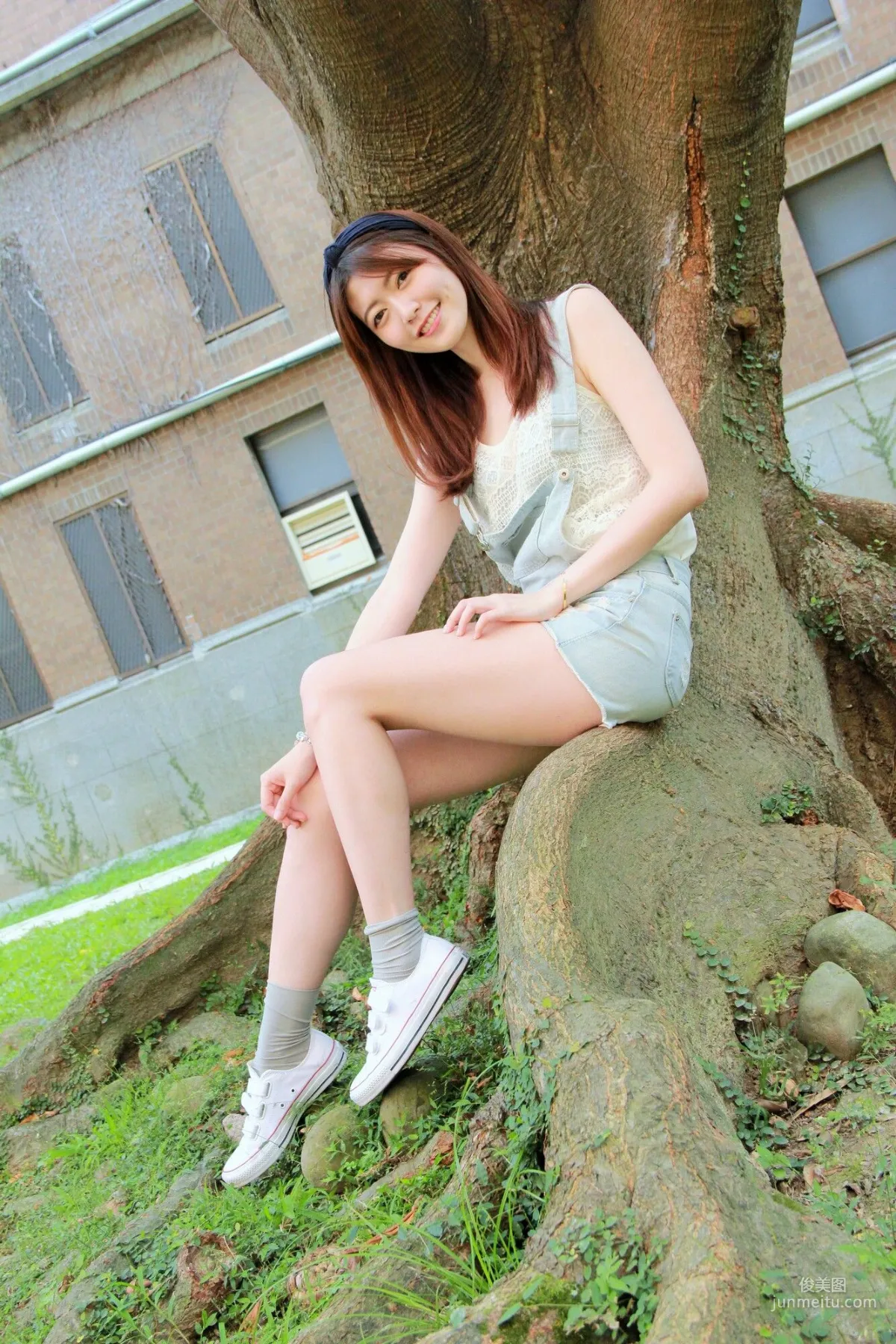 [Taiwan Internet Celebrity Beauty] Brindy Xuexue/Huang Pin Xuan 'Taiwan University Outdoor Shoot' Photo Set photo 15