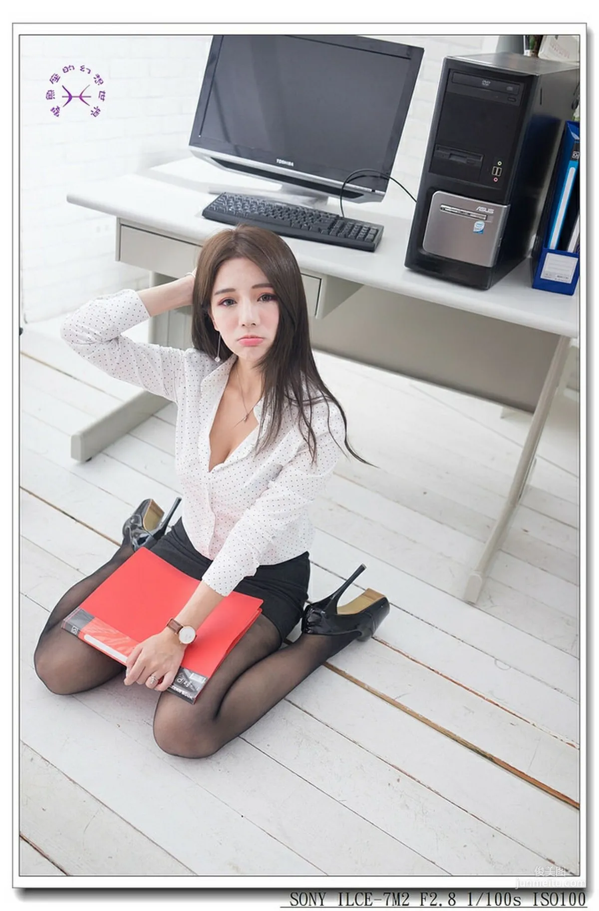 [Taiwan Beauties] Zhou Yingxin Dora Office Black Stockings Little Secretary Photo Set photo 41