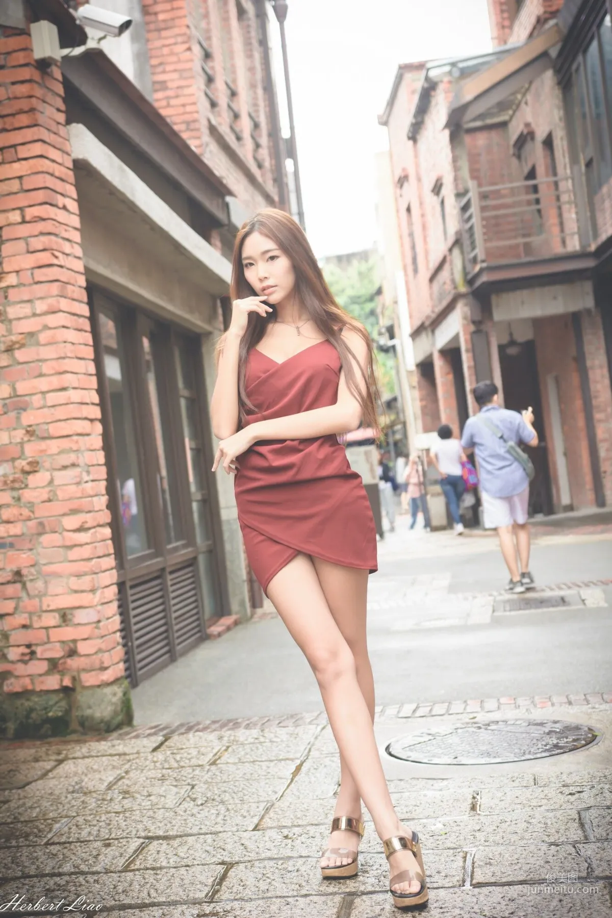 [Taiwan Beauties] Huang Shangyan Bopiliao - Halter Bodycon Red Dress Photo Set photo 1