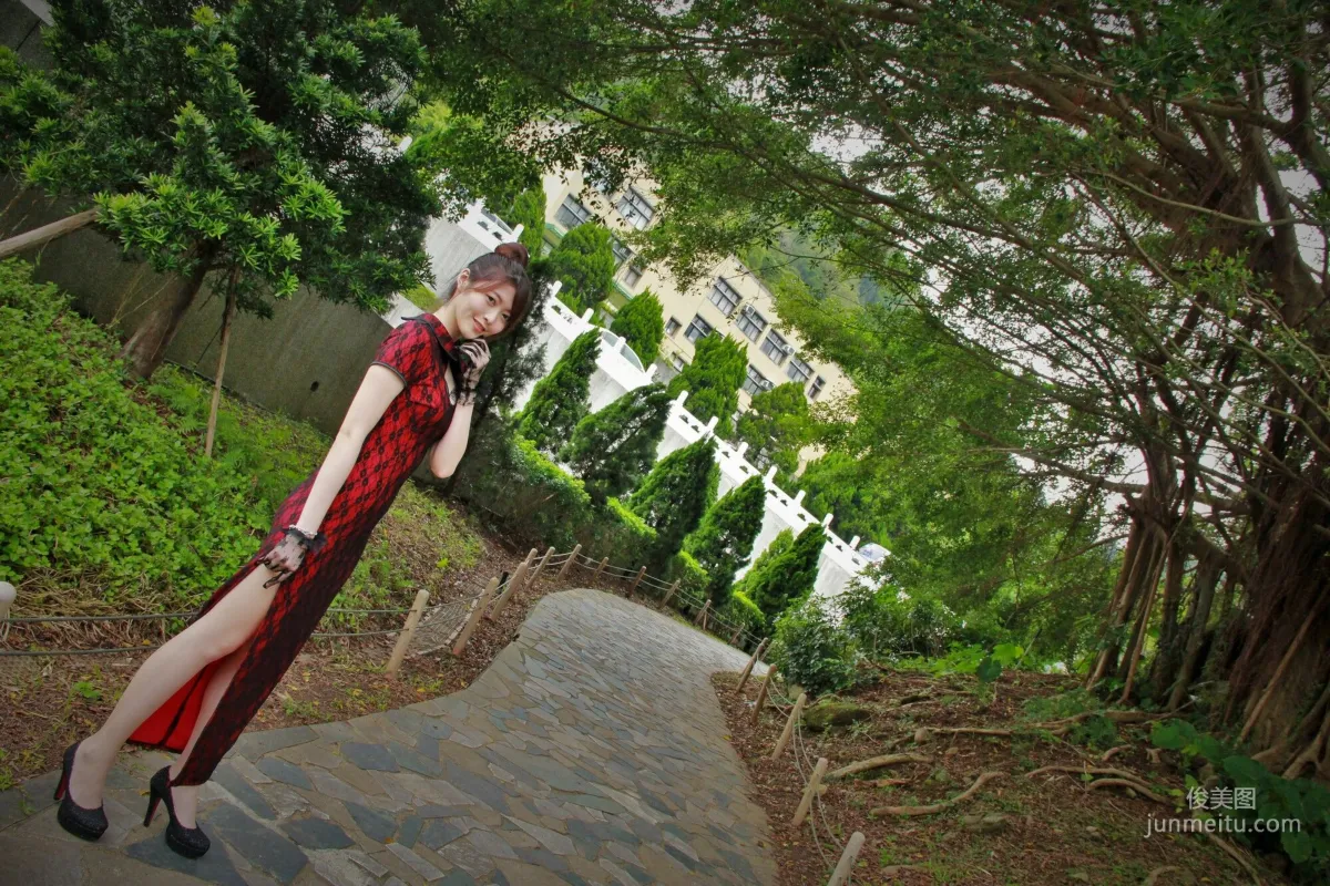 [Taiwan Beauties] Huang Pin Xuan / Brindy Xue Xue 'Zhishan Garden Qipao Outdoor Shoot' Photo Set photo 34