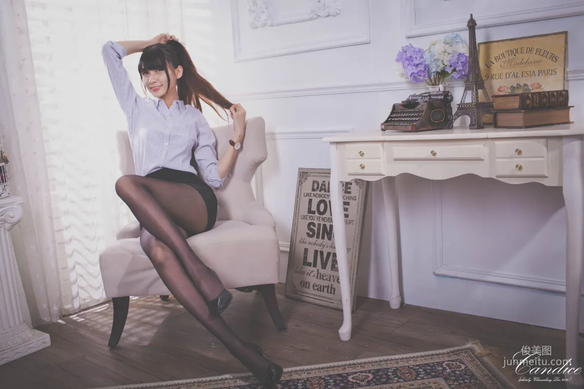 [台灣正妹] 蔡譯心 - 棚拍黑絲制服美腿 寫真集 10