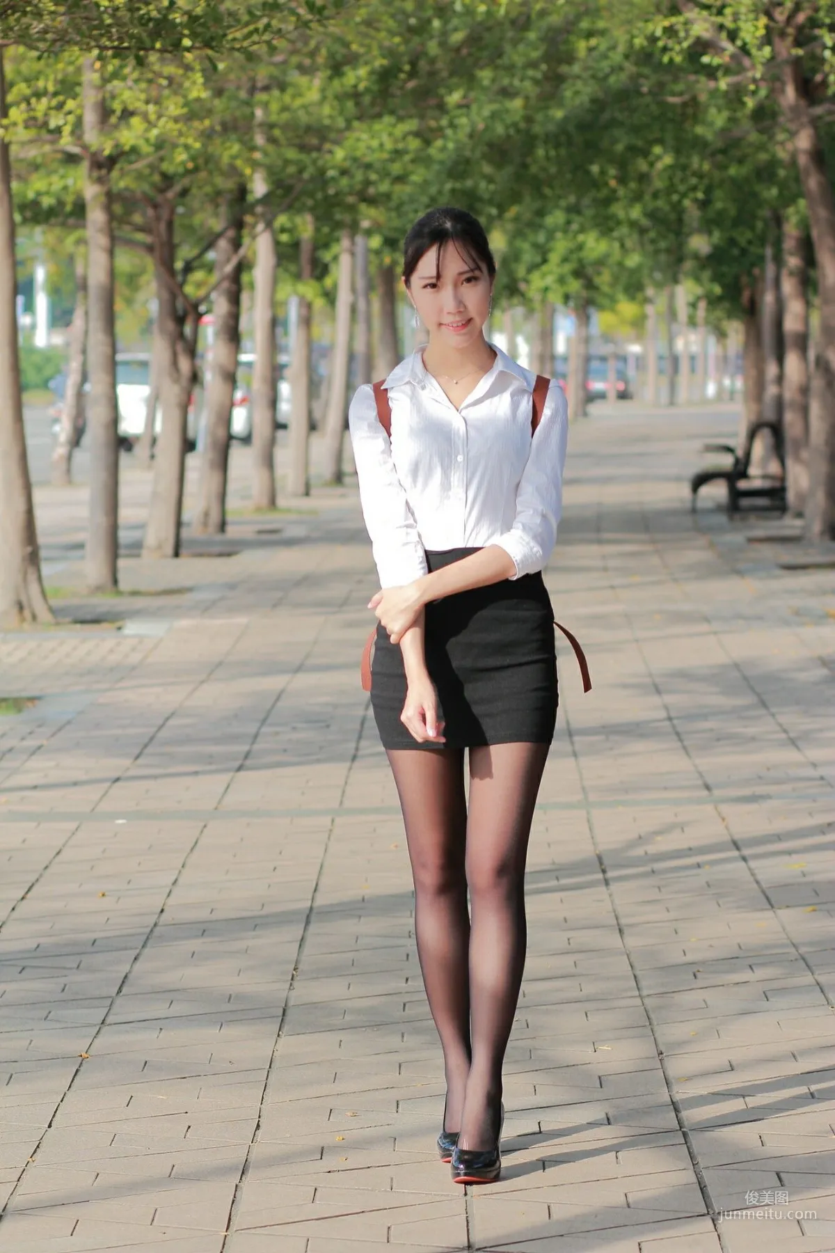 [台湾正妹] 豬比《兒童美術館外拍》 写真集1