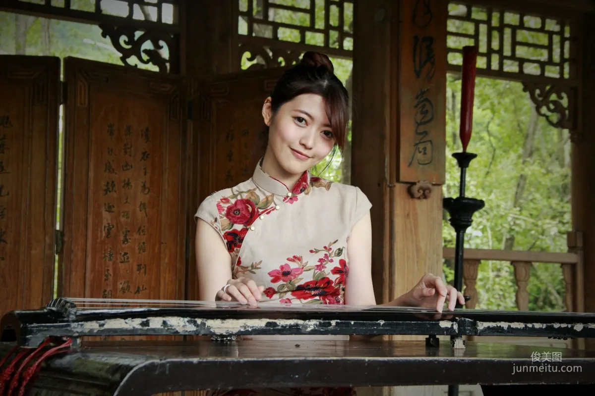 [Taiwan Beauties] Huang Pin Xuan / Brindy Xue Xue 'Zhishan Garden Qipao Outdoor Shoot' Photo Set photo 11