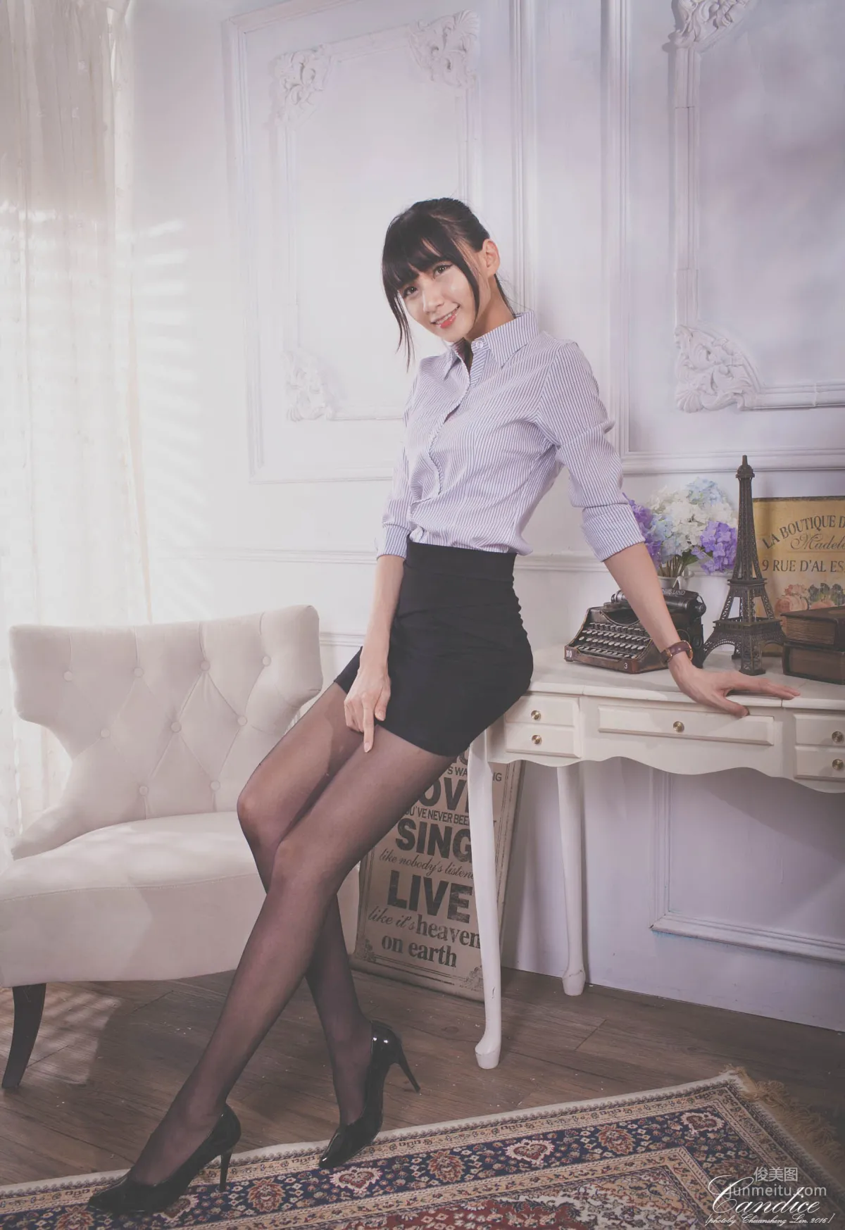 [台灣正妹] 蔡譯心 - 棚拍黑絲制服美腿 寫真集 3