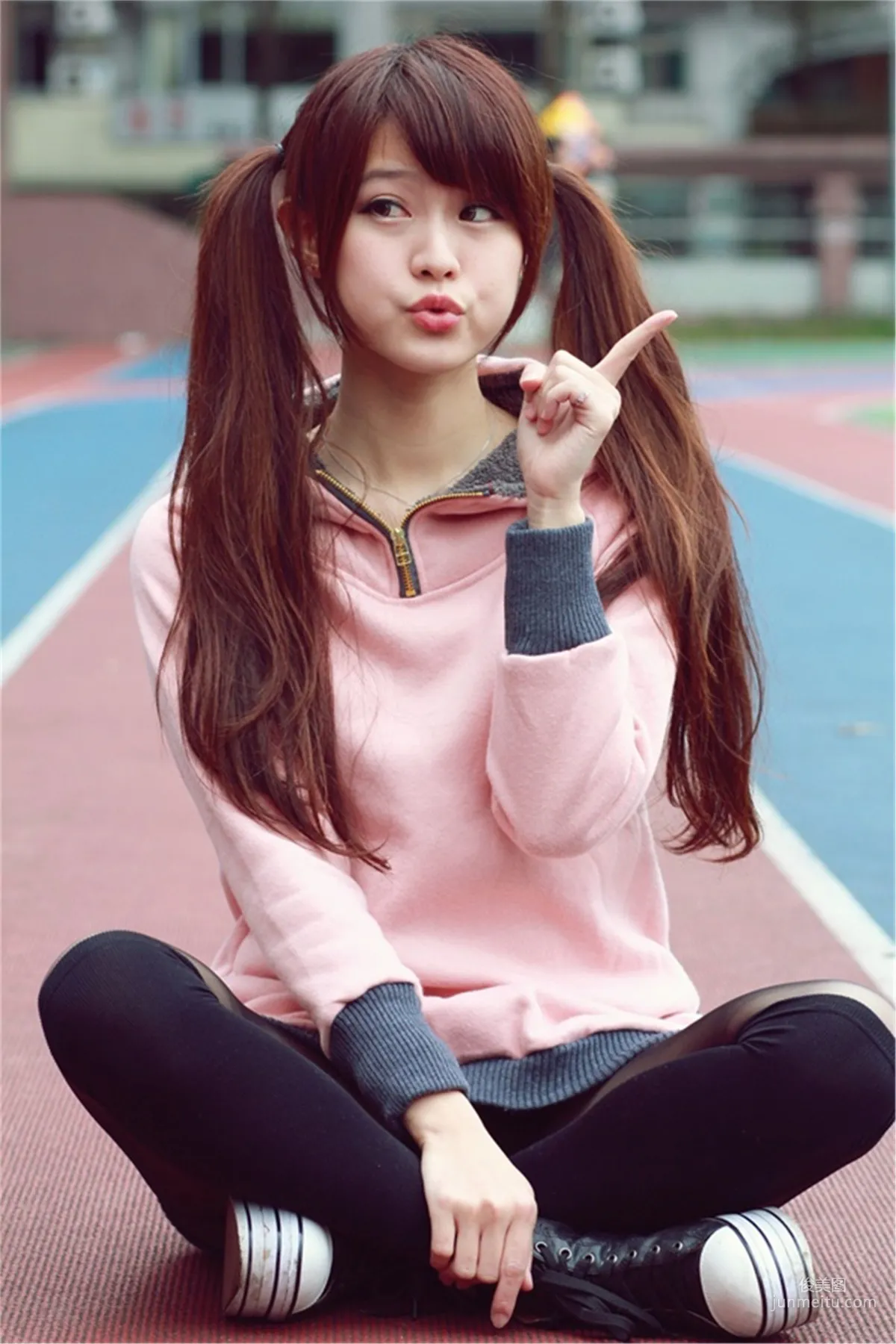 [Taiwan Beauties] Qiu Yuxuan (Yu Xuan) + Bai Bai, Campus Cute Outdoor Shoot Photo Set photo 4