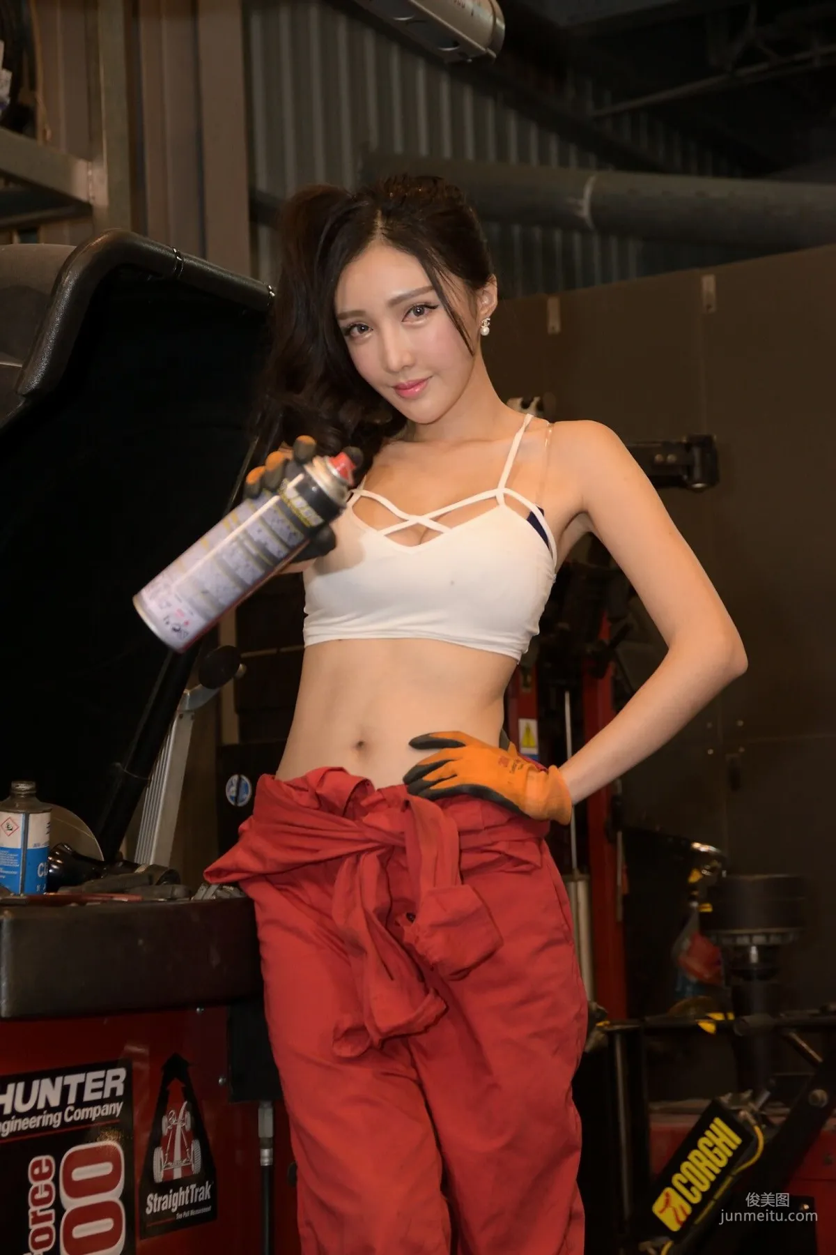 [台灣正妹] 趙芸Syuan《美顔的汽車修理工》 寫真集 25