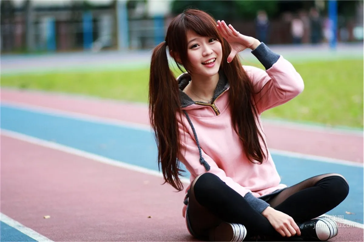 [Taiwan Beauties] Qiu Yuxuan (Yu Xuan) + Bai Bai, Campus Cute Outdoor Shoot Photo Set photo 3