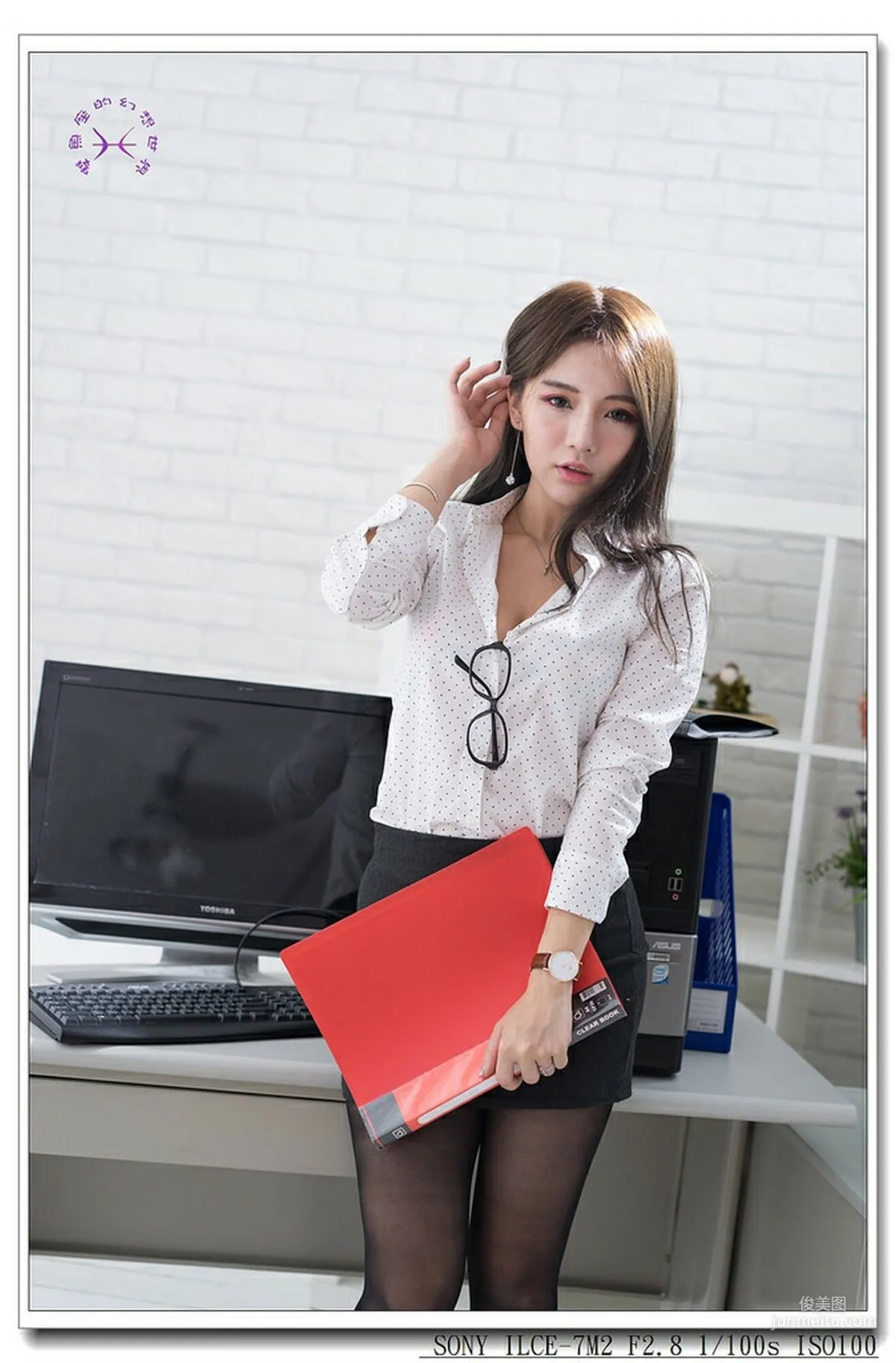 [Taiwan Beauties] Zhou Yingxin Dora Office Black Stockings Little Secretary Photo Set photo 36