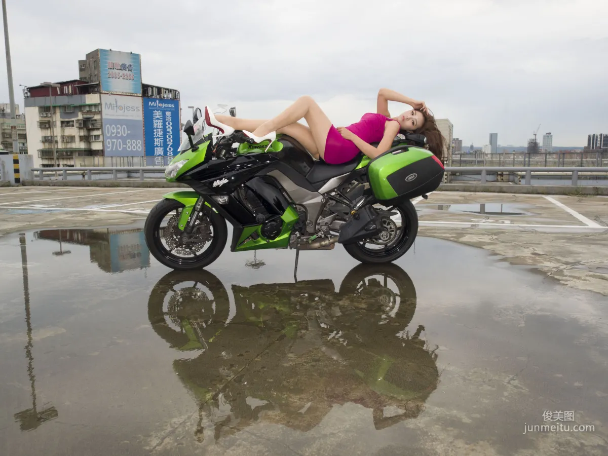 [Taiwan Internet Beauty] Anna chen, Luoyang Parking Lot Photo Set photo 35