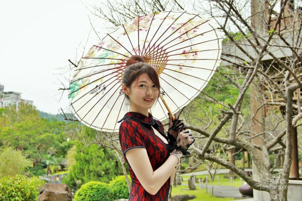 [Taiwan Beauties] Huang Pin Xuan / Brindy Xue Xue 'Zhishan Garden Qipao Outdoor Shoot' Photo Set photo 4