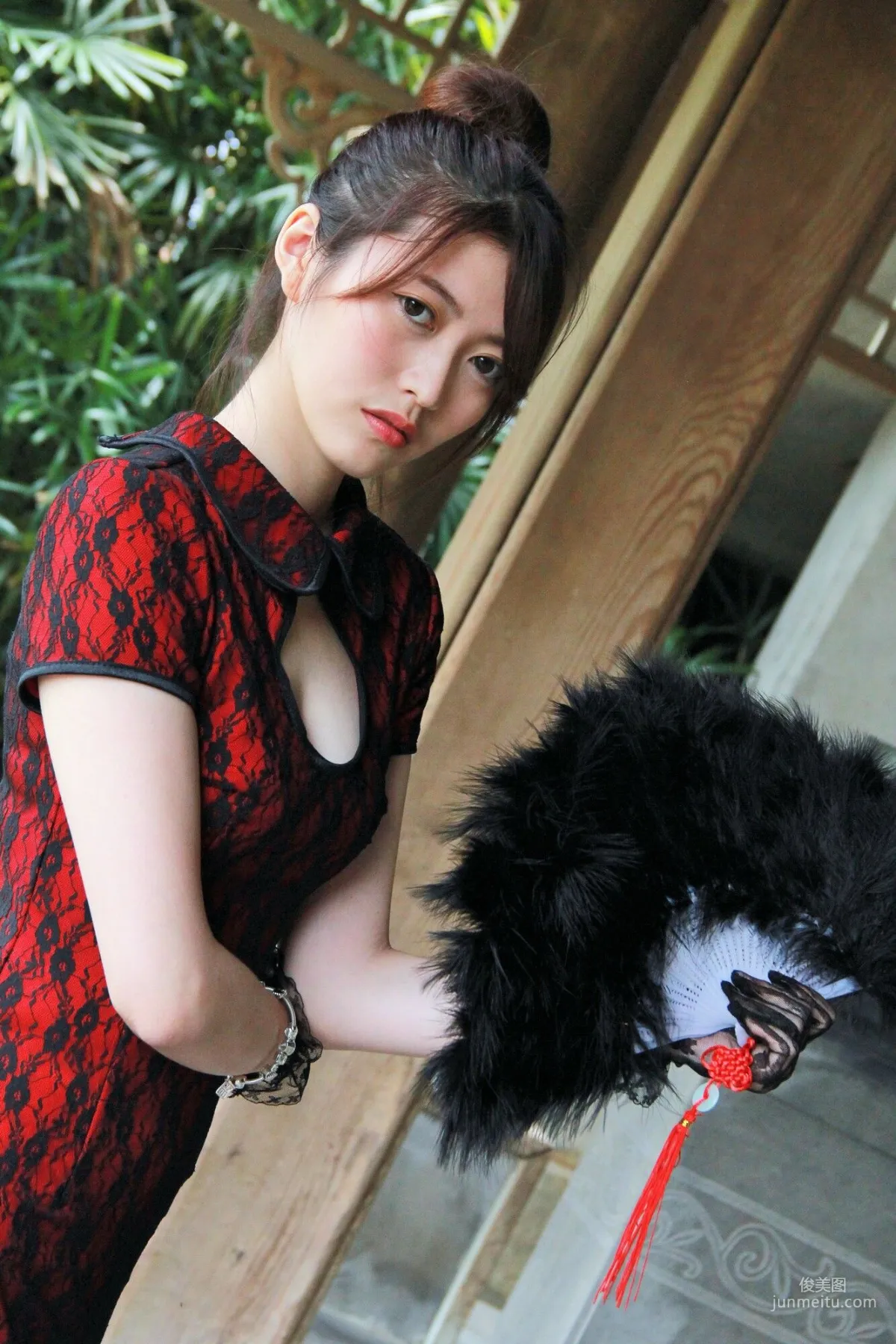 [Taiwan Beauties] Huang Pin Xuan / Brindy Xue Xue 'Zhishan Garden Qipao Outdoor Shoot' Photo Set photo 14
