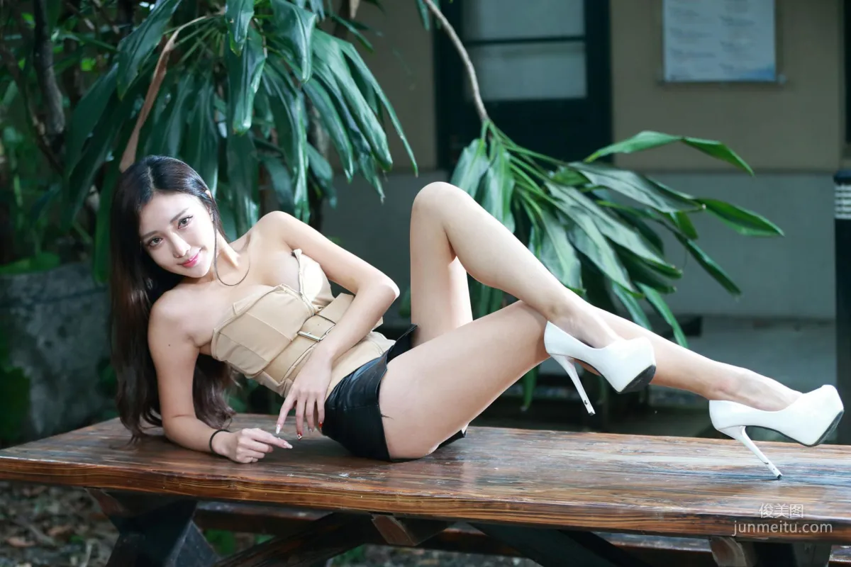 [Taiwan Beauties] Zhao Yun, Ultra Short Leather Skirt Beautiful Legs Photo Collection photo 10